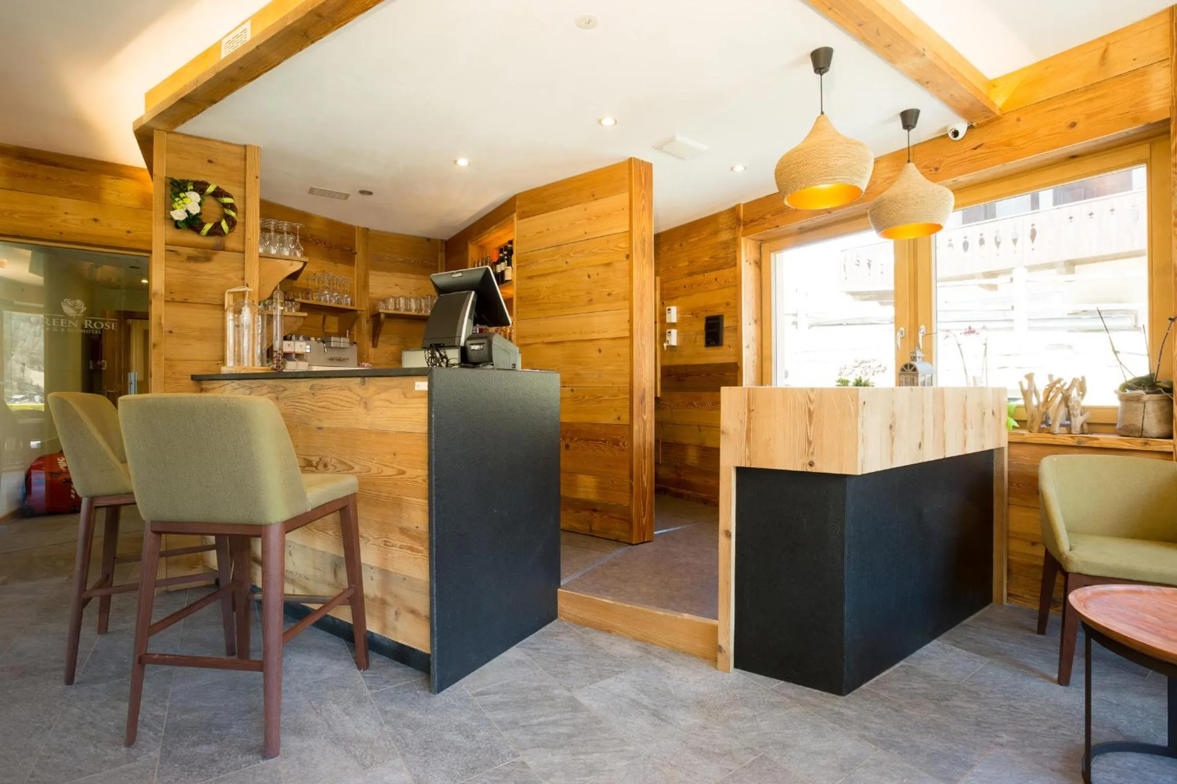 Communal lounge/ TV room in Green Rose