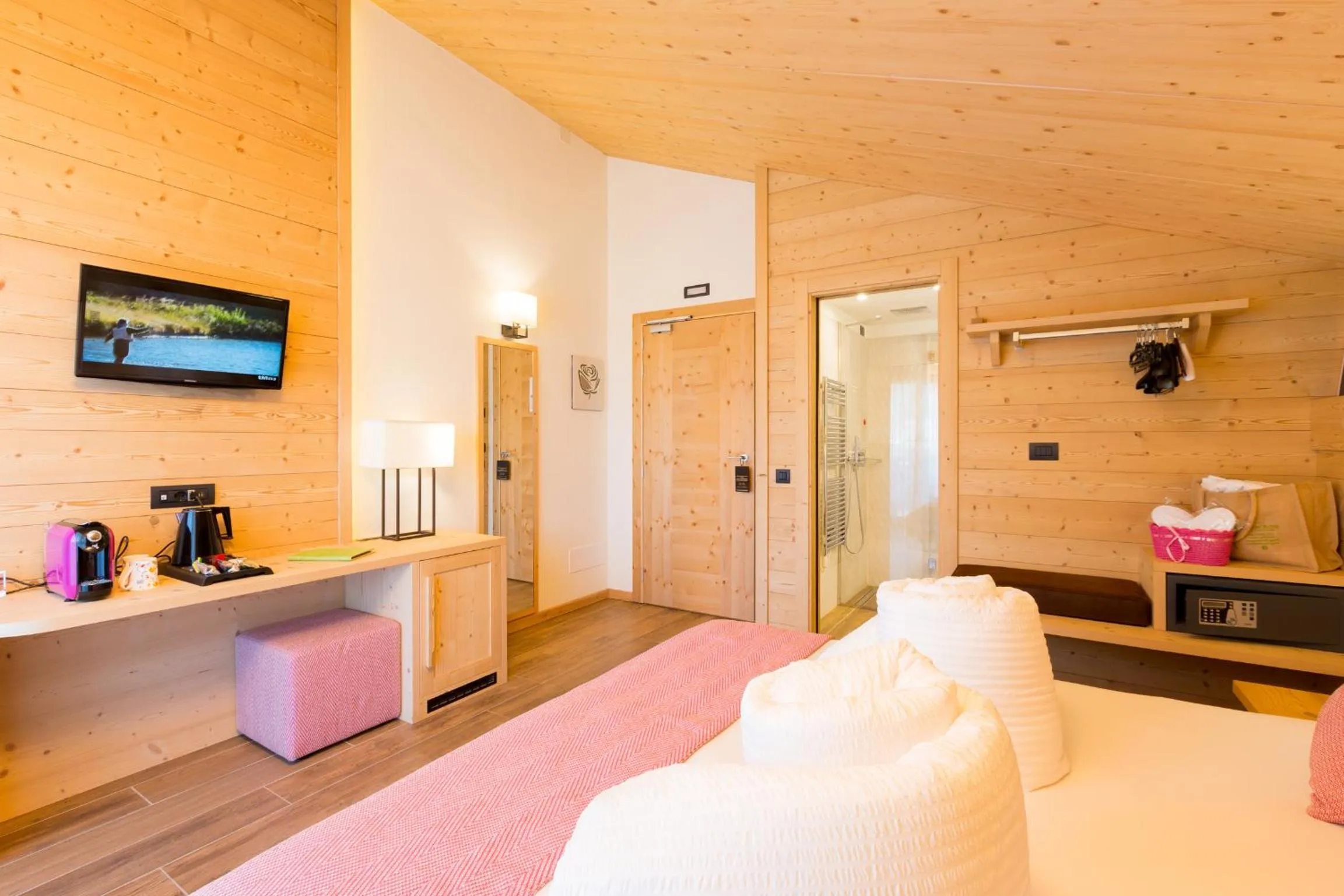 Shower in Green Rose