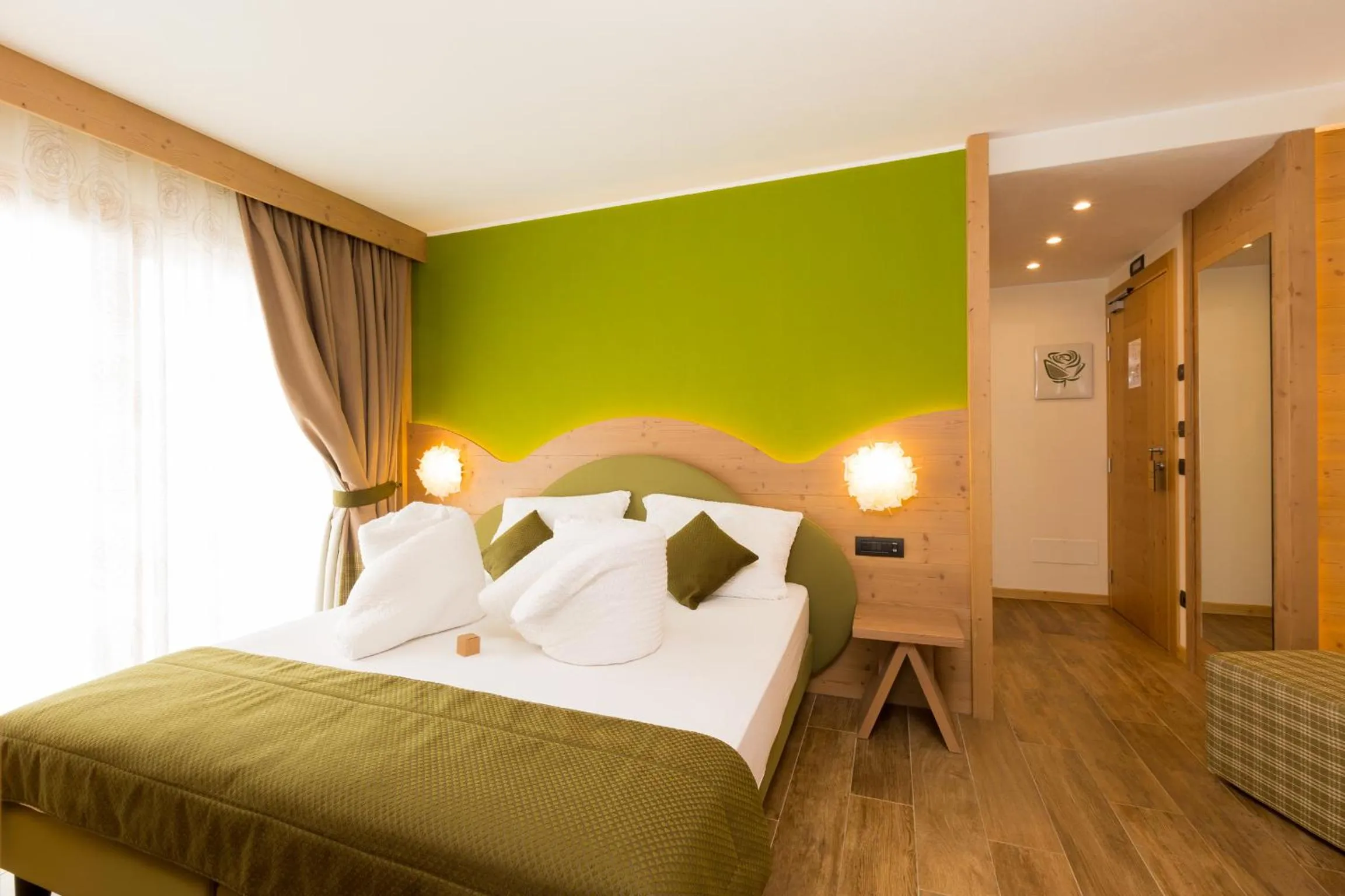 Shower, Bed in Green Rose