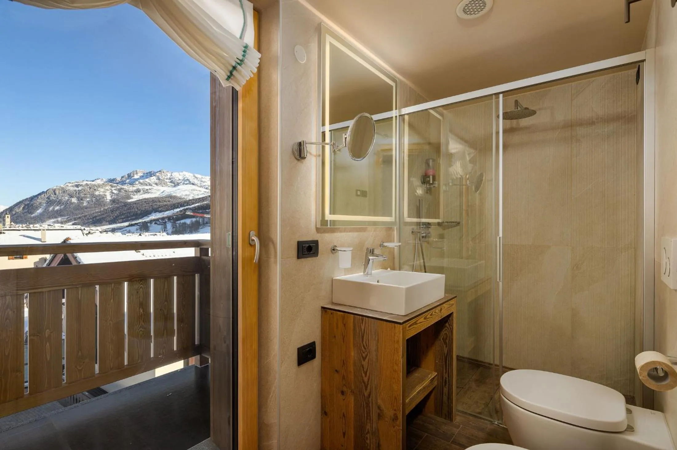 Bathroom in Green Rose