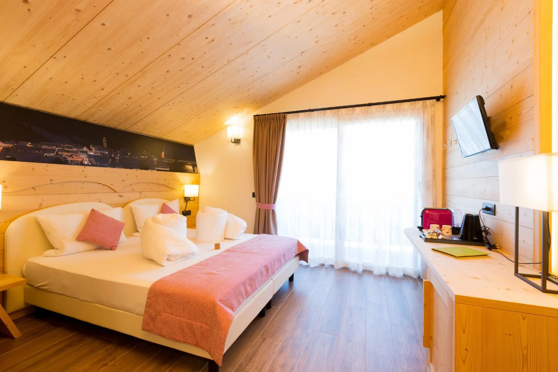 Shower, Bed in Green Rose