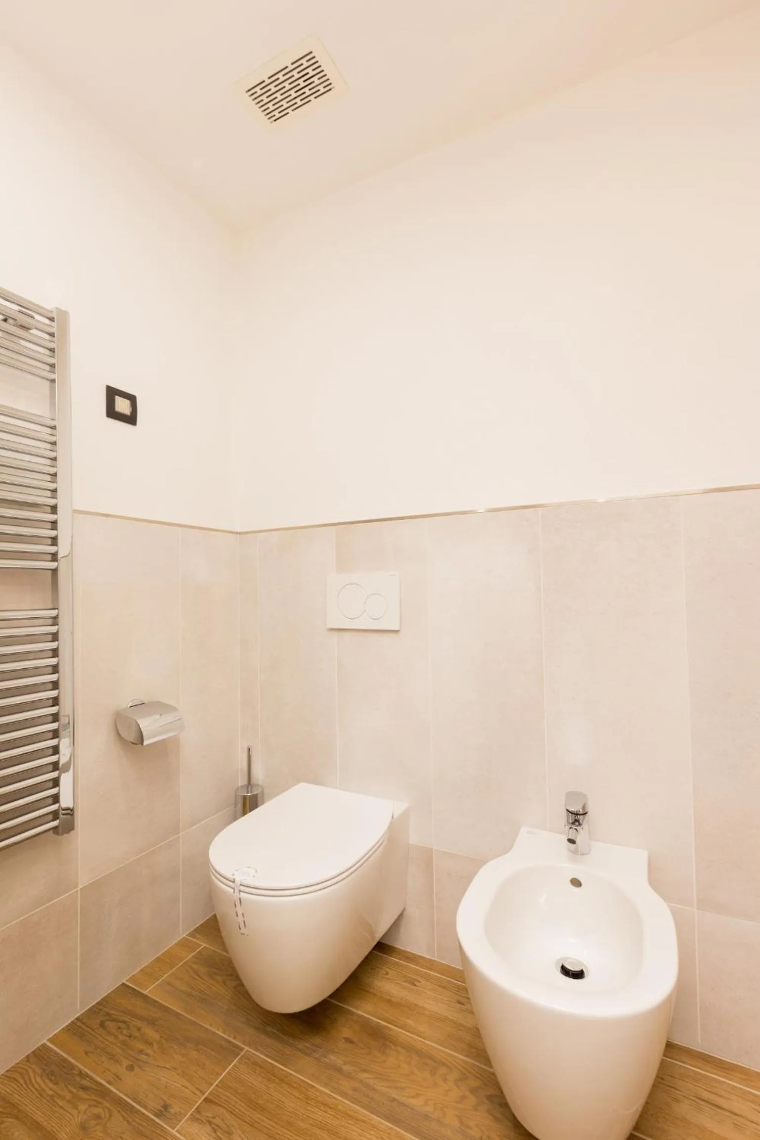 Shower in Green Rose