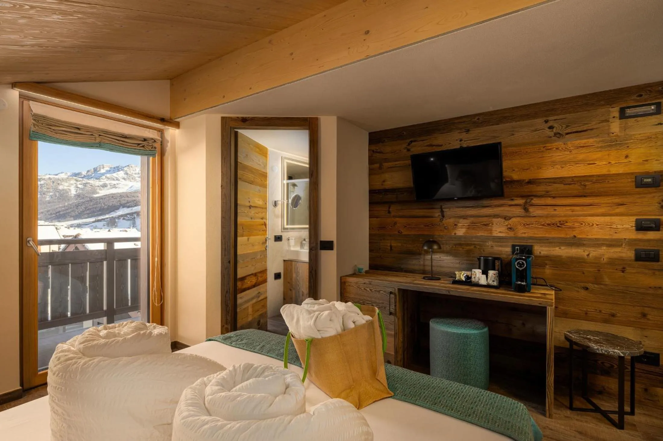 Natural landscape, Bed in Green Rose