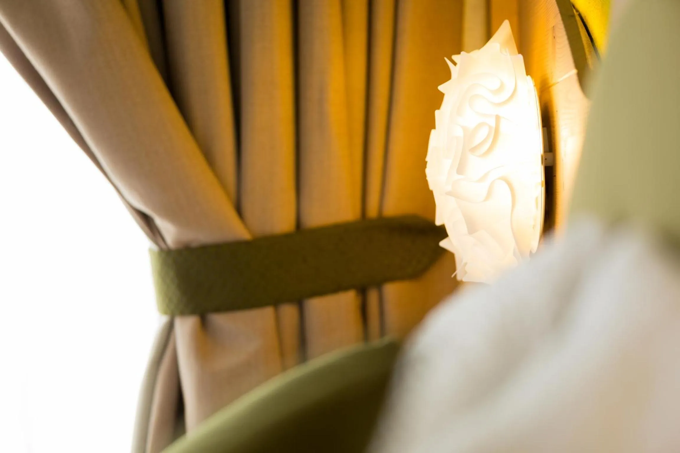 Shower, Bed in Green Rose