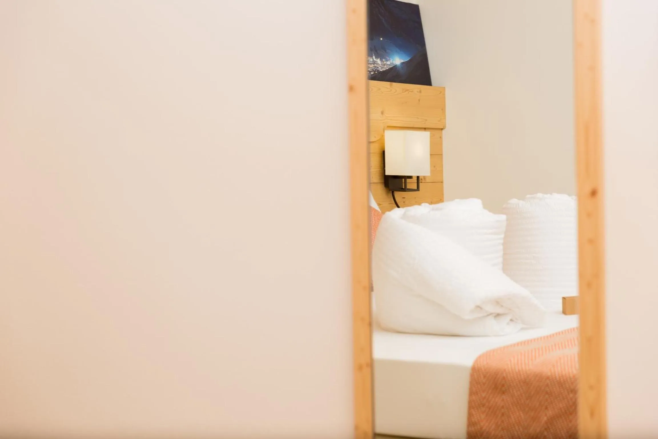 Shower, Bed in Green Rose