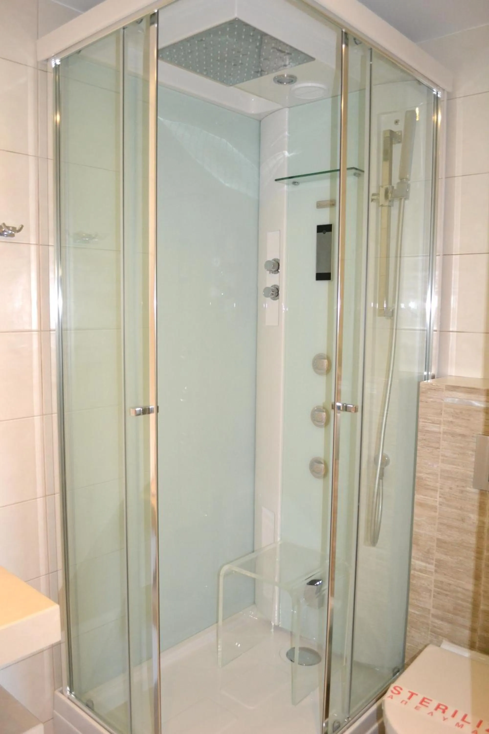 Bathroom in Saga Hotel