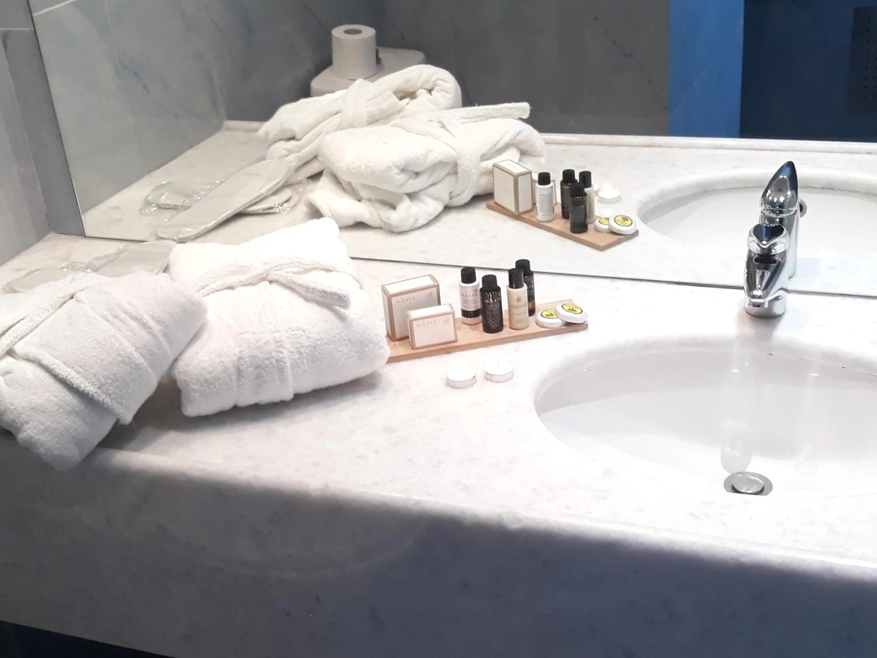 Bathroom in Anastazia Luxury Suites & Spa