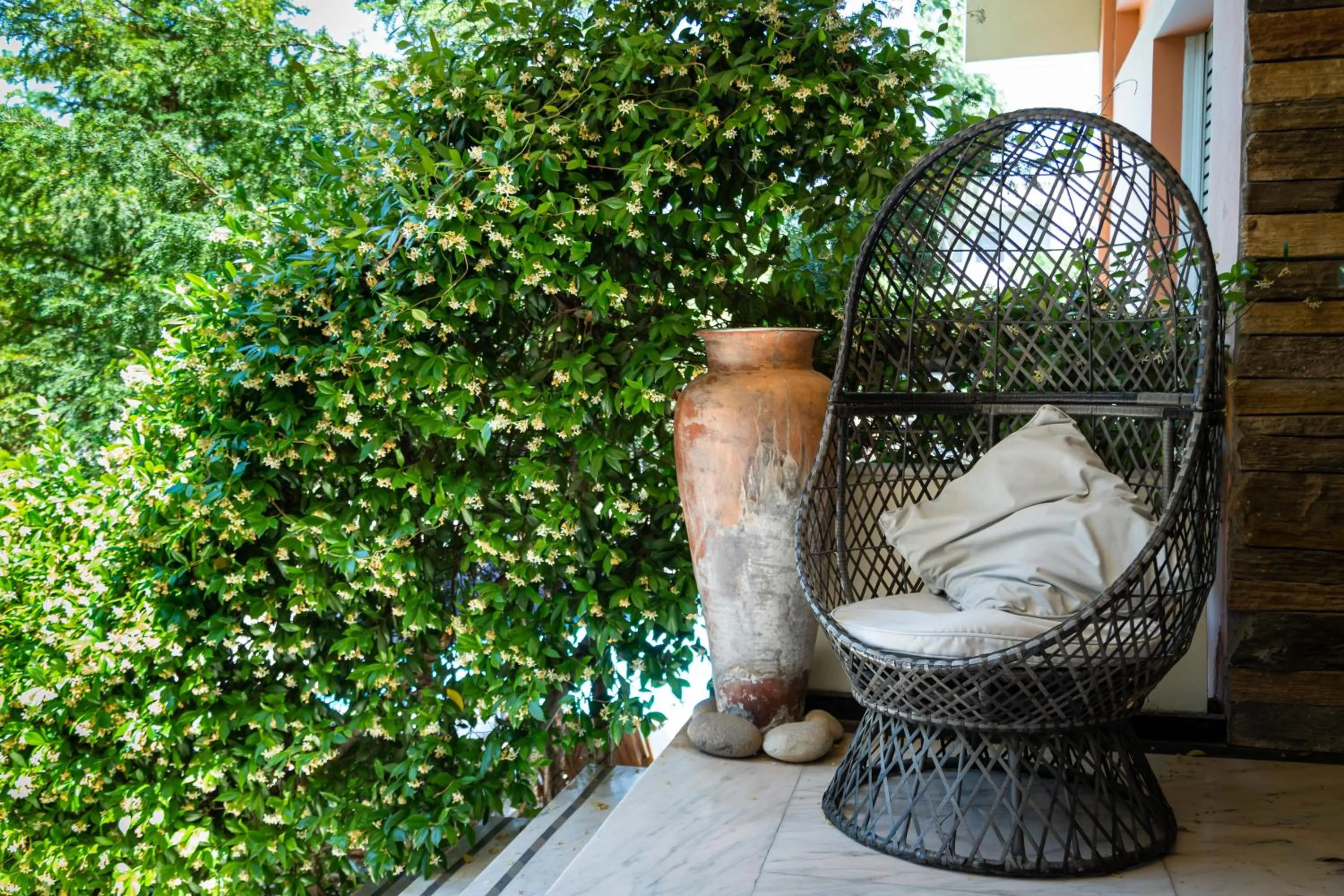 Facade/entrance in Anastazia Luxury Suites & Spa