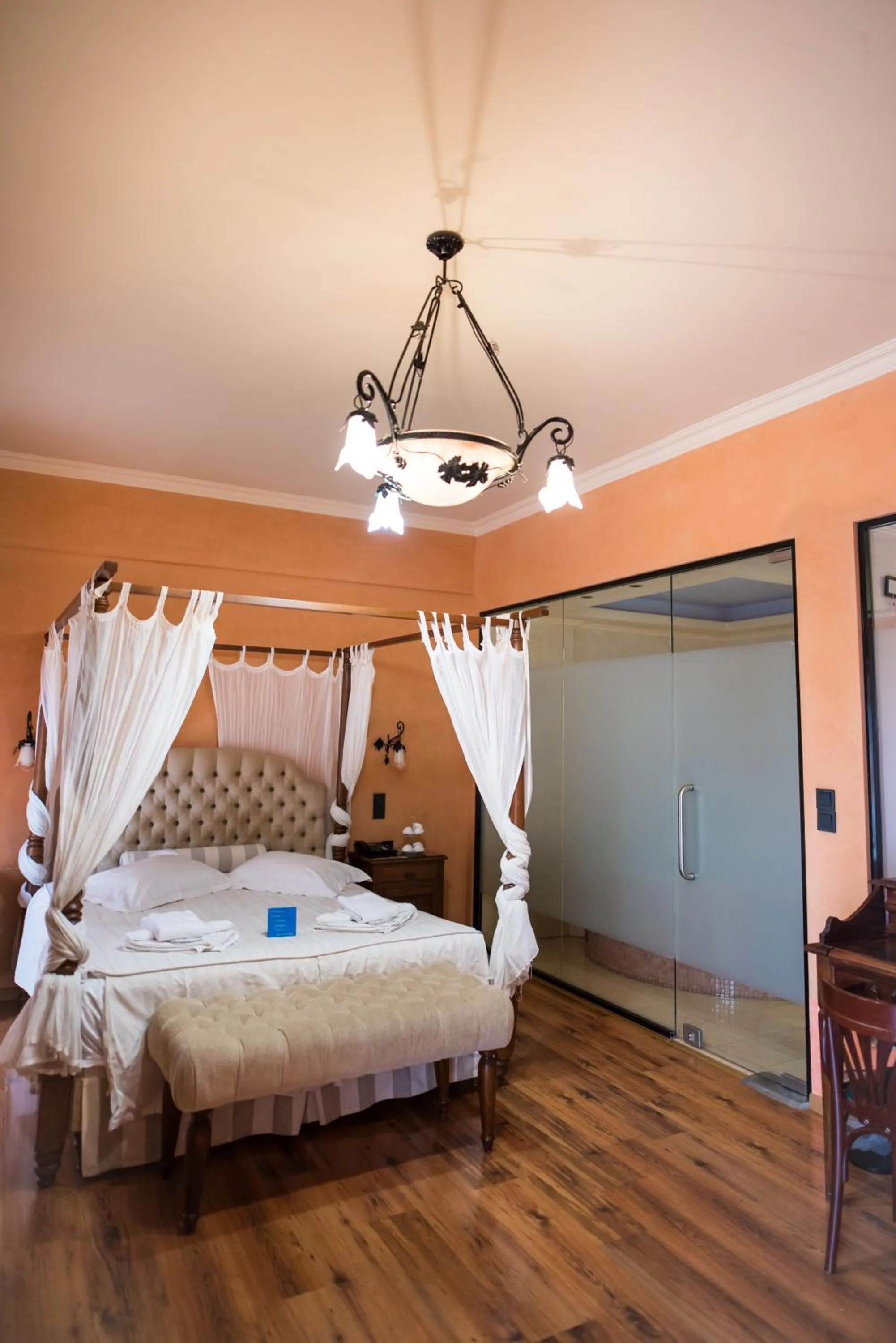 Bedroom, Bed in Anastazia Luxury Suites & Spa