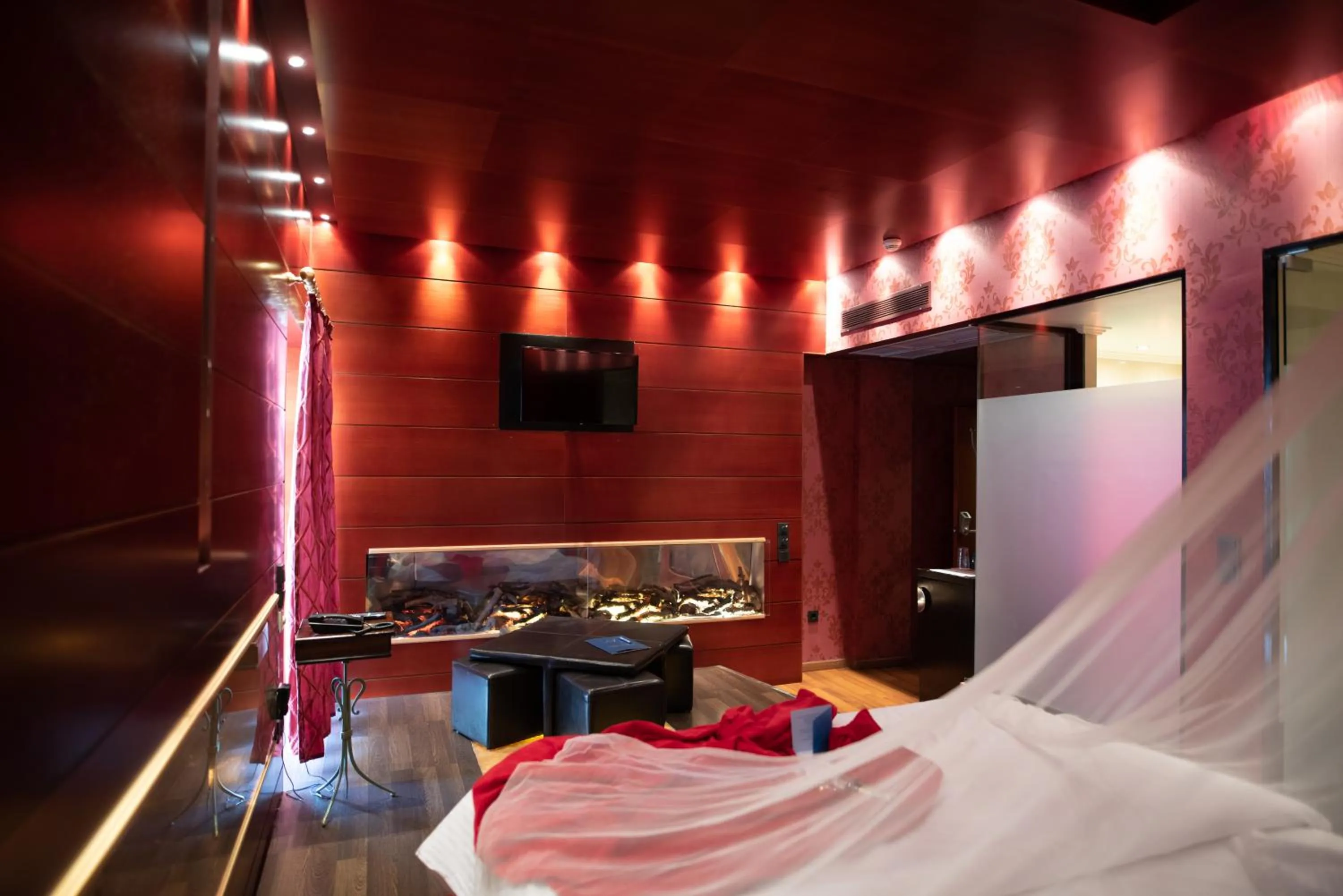Bedroom, Bed in Anastazia Luxury Suites & Spa