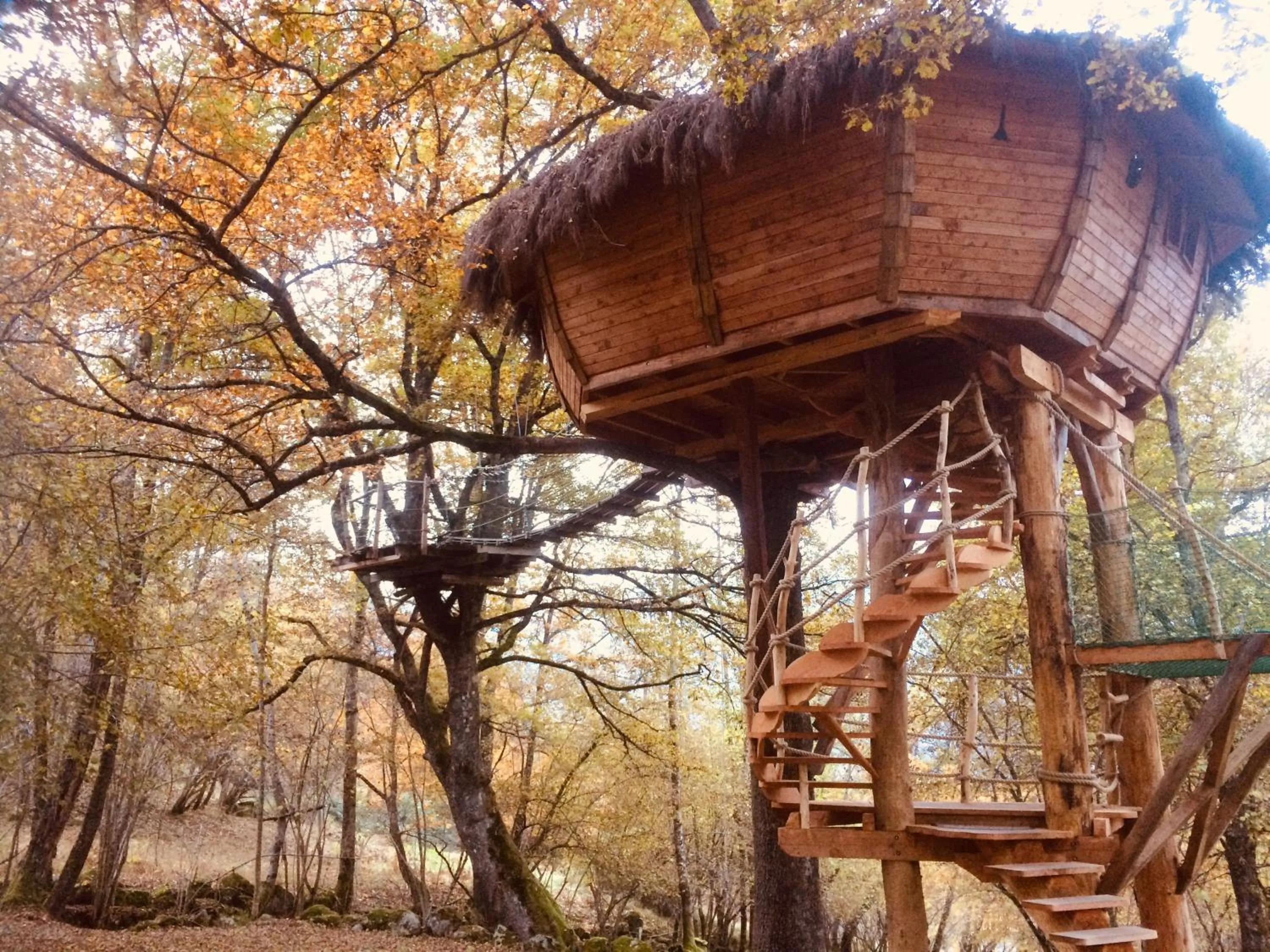 Facade/entrance in Les Cabanes De Pyrene