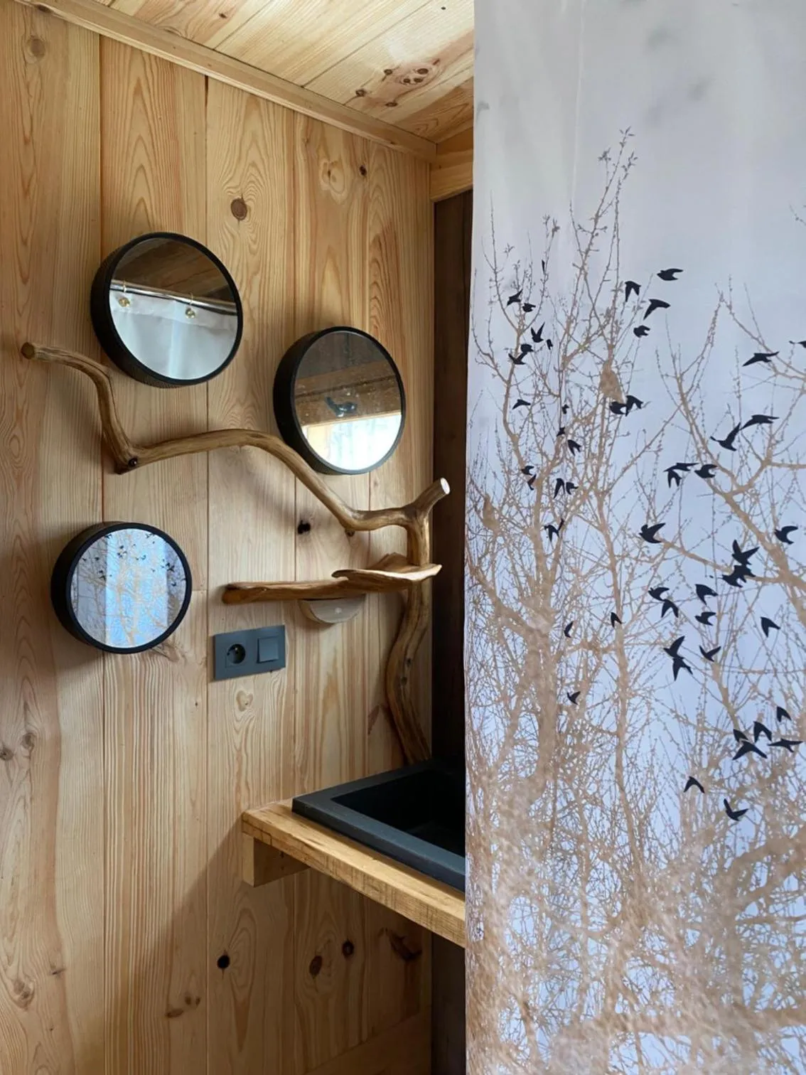 Decorative detail in Les Cabanes De Pyrene