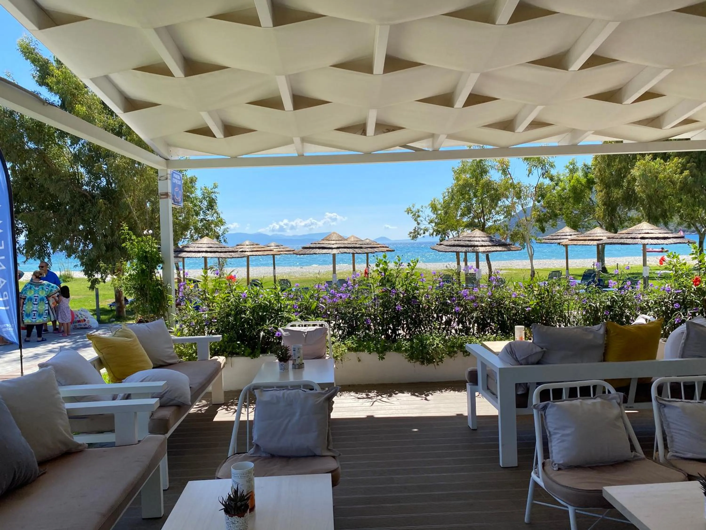 Restaurant/places to eat in Hotel Odeon