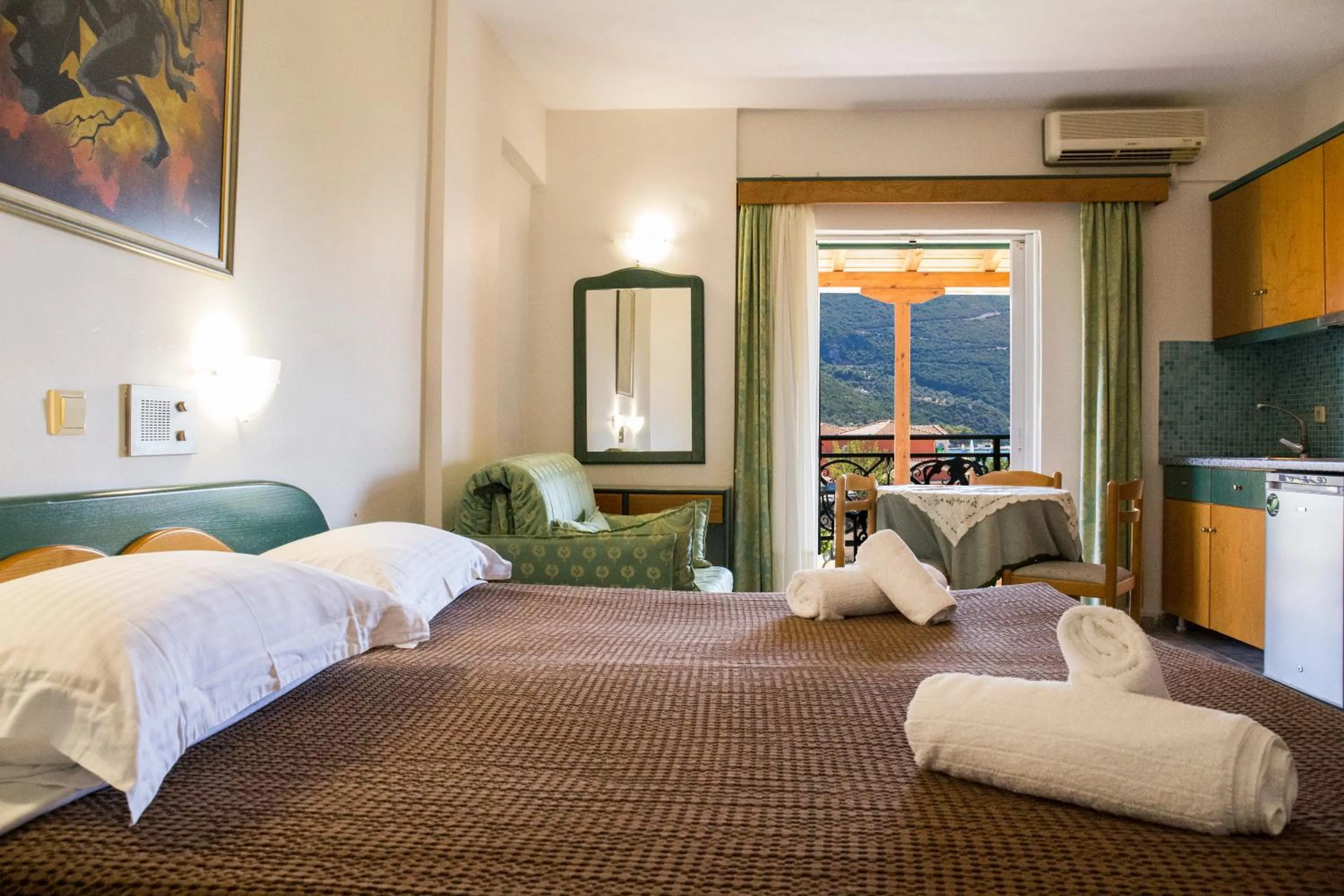 Photo of the whole room, Bed in Hotel Odeon