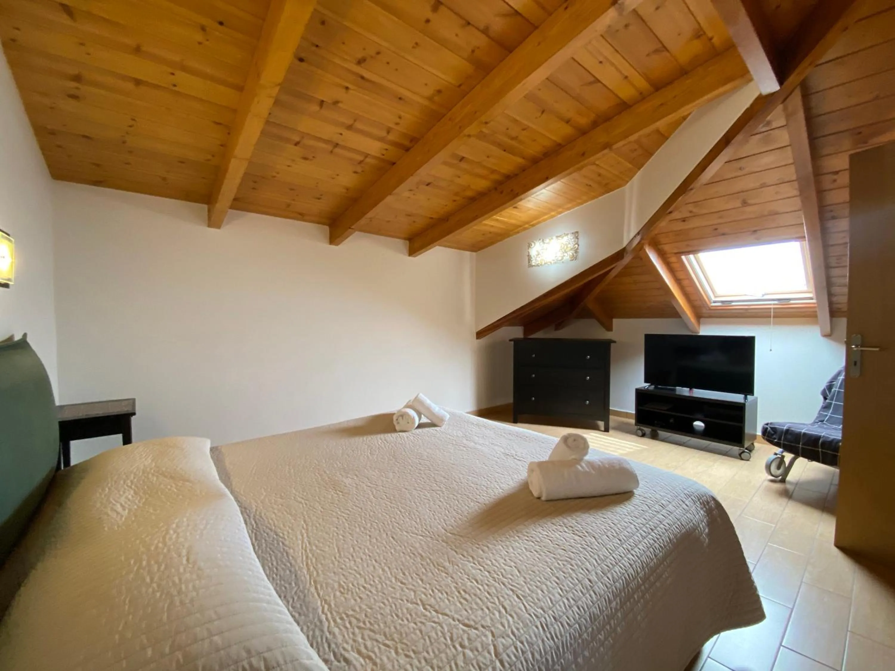 Photo of the whole room, Bed in Hotel Odeon