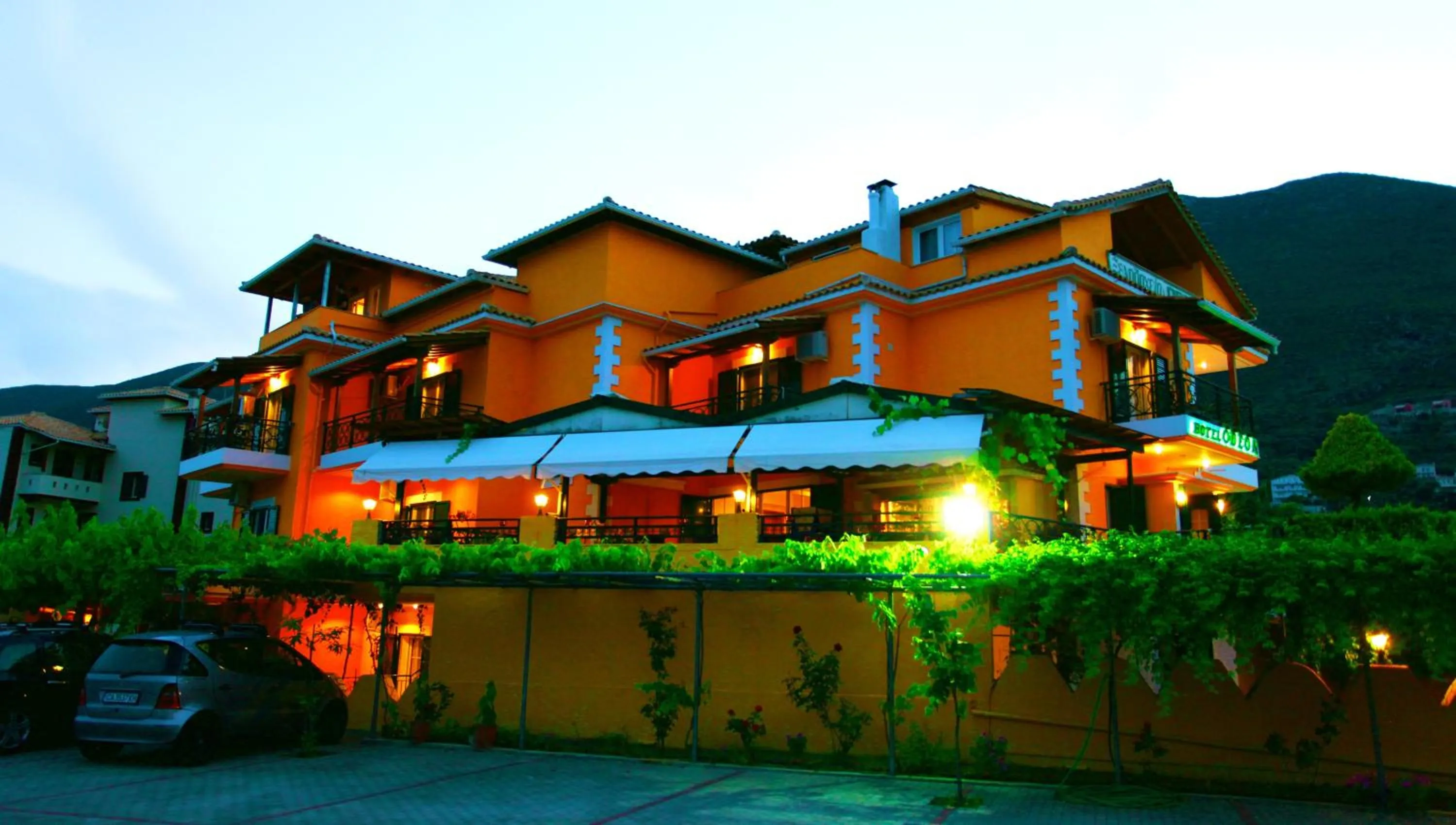 Facade/entrance in Hotel Odeon