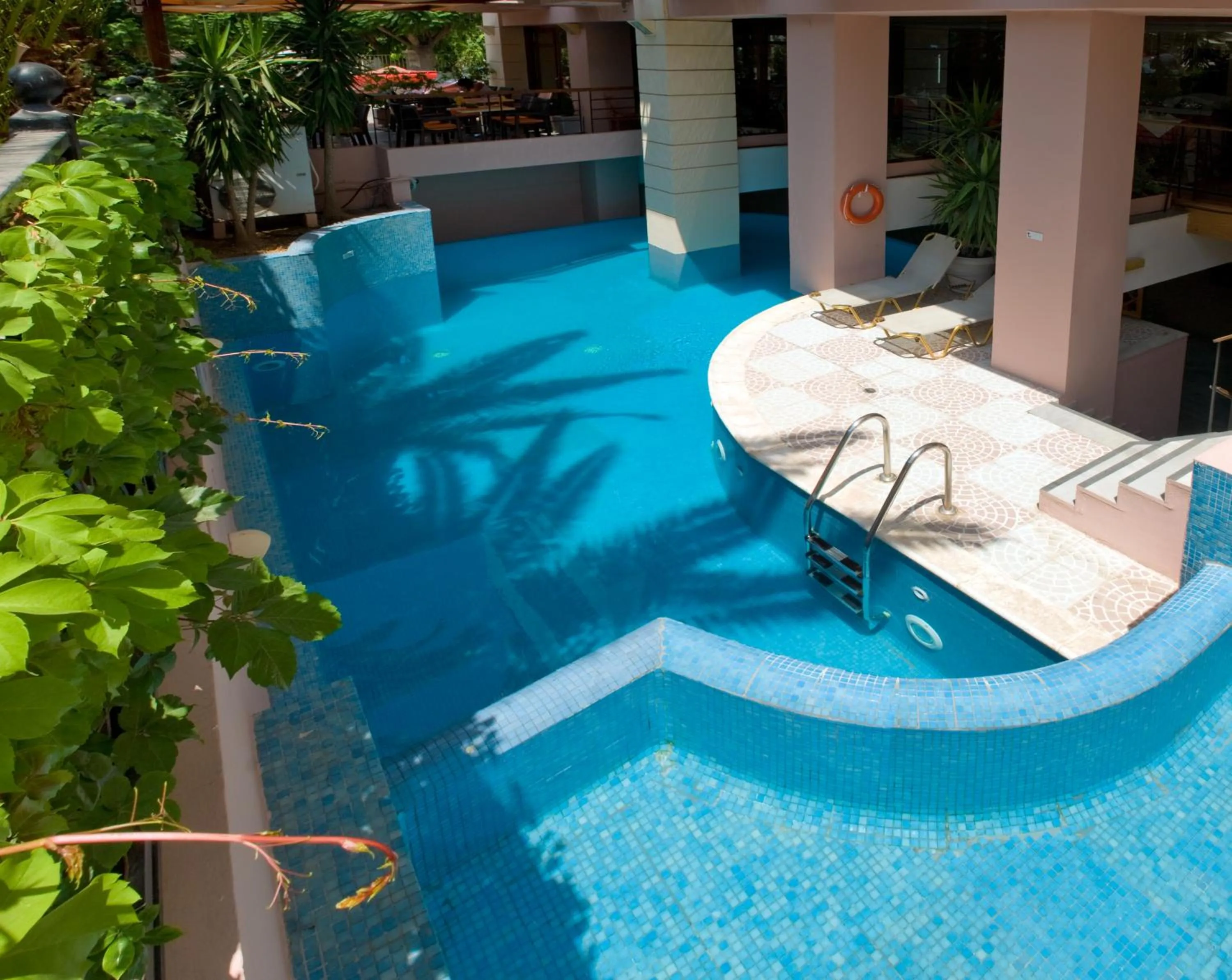 Swimming pool in Hotel Brascos
