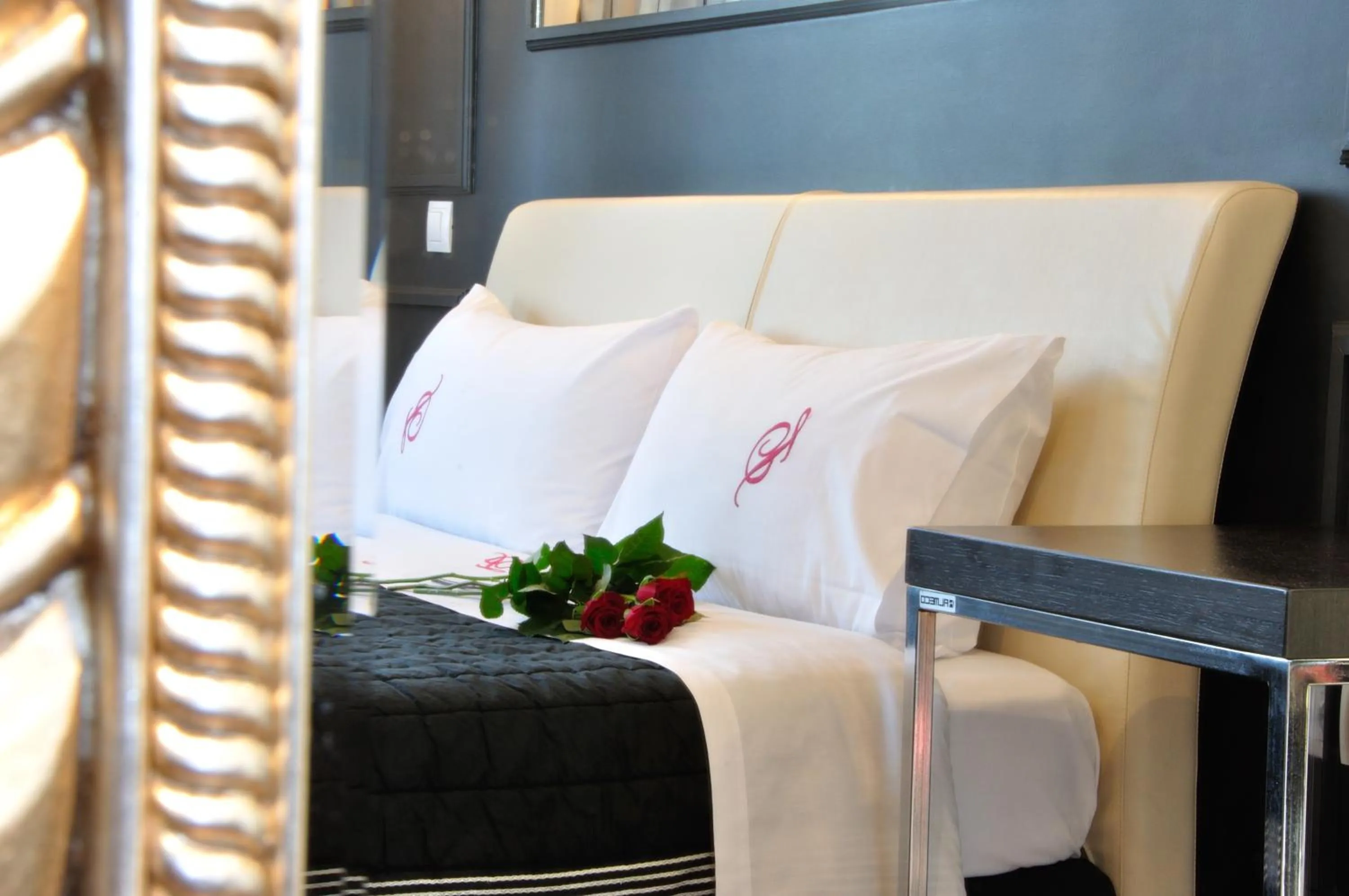 Decorative detail in il Palazzo Rooms & Suites