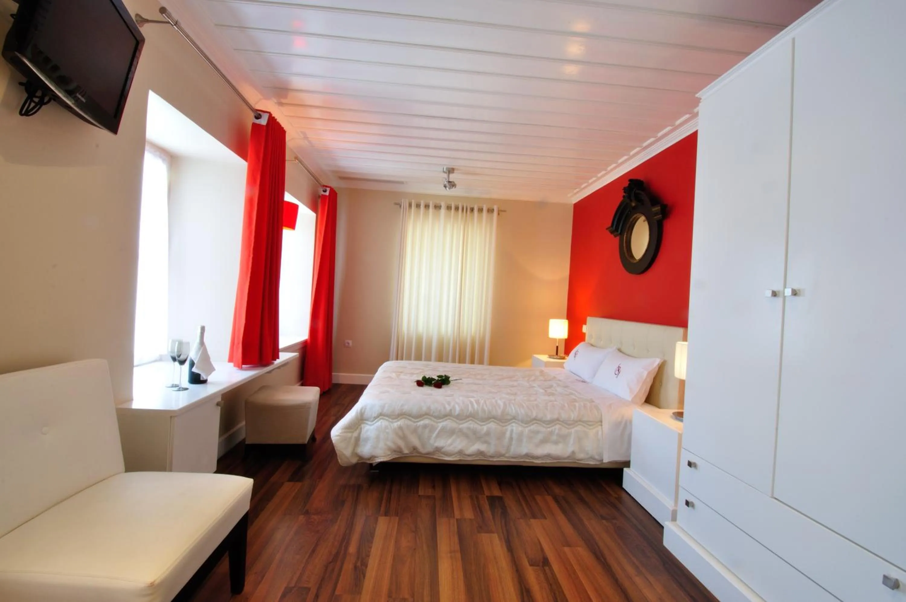 Photo of the whole room, Bed in il Palazzo Rooms & Suites