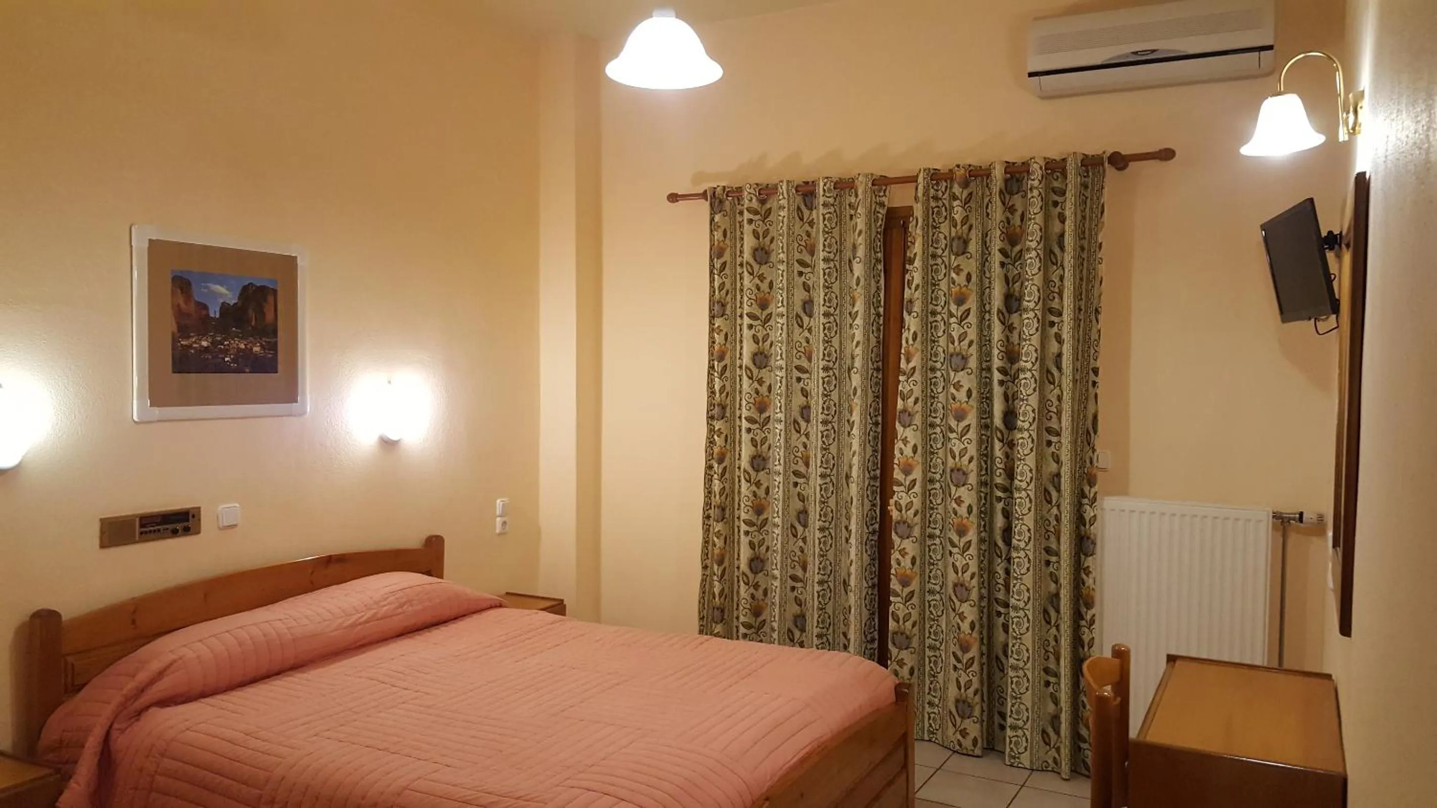 Decorative detail, Bed in Spanias Hotel