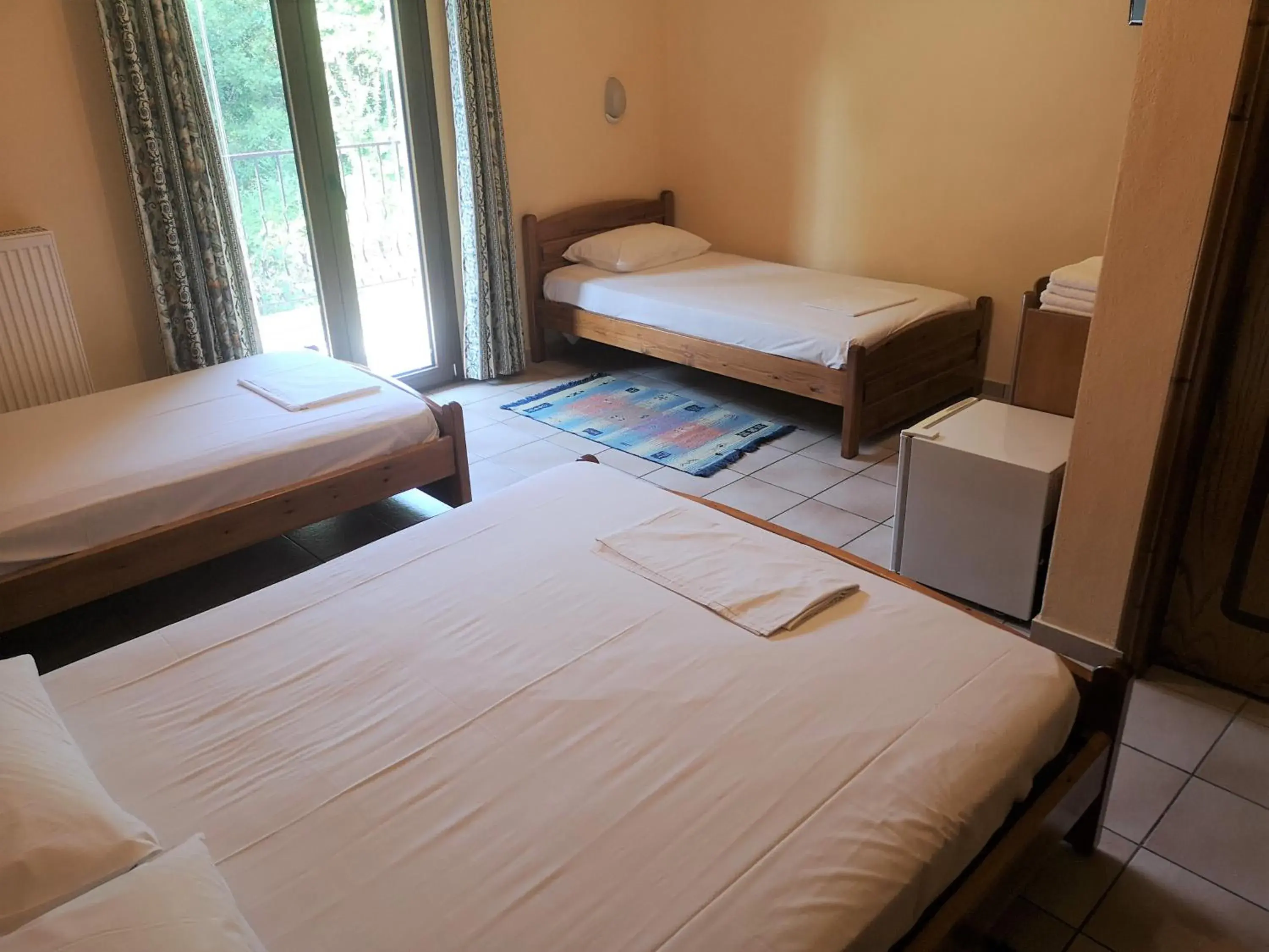 Quadraple Room in Spanias Hotel Quadraple Room in Spanias Hotel