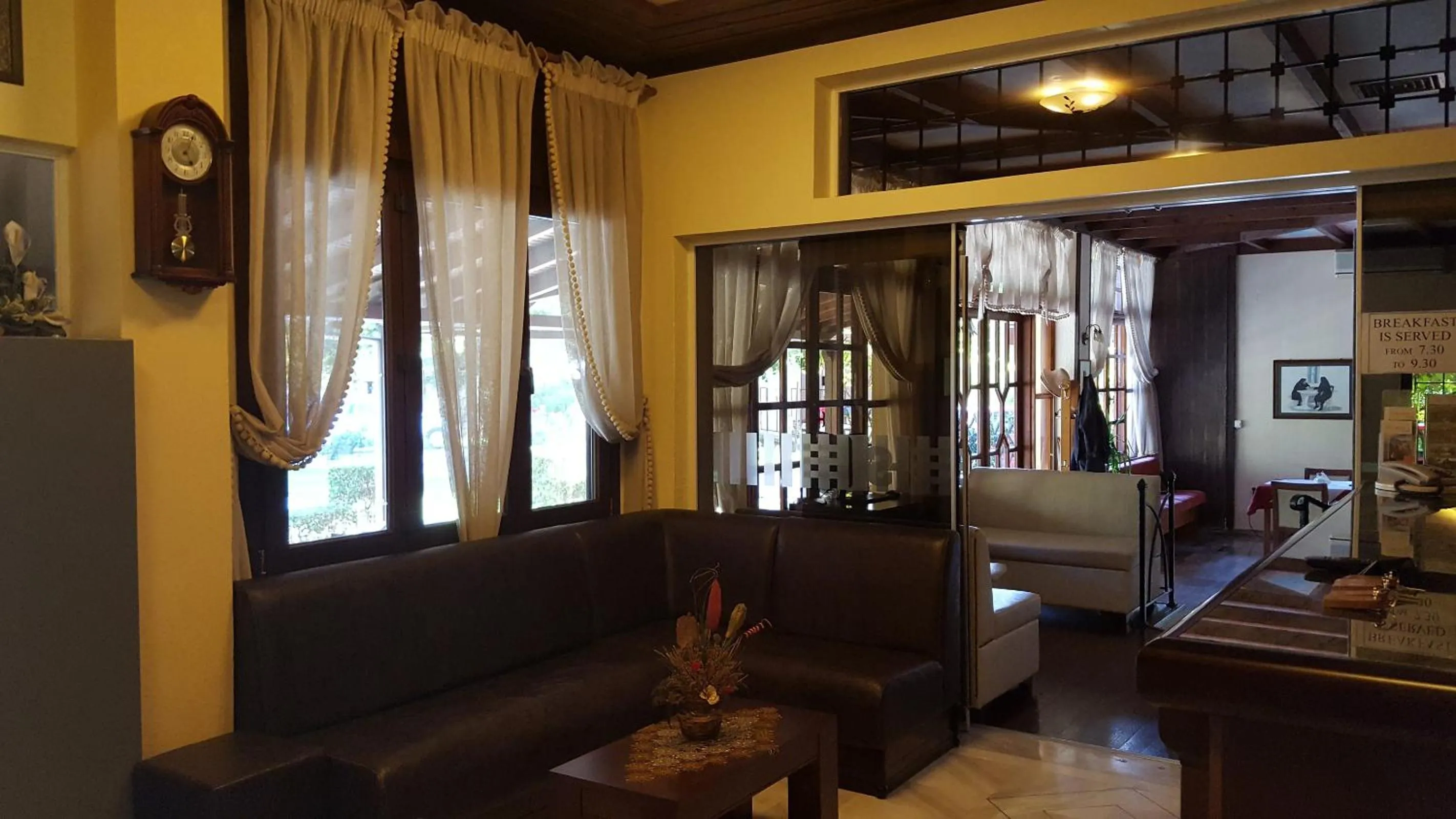 Lobby or reception in Spanias Hotel