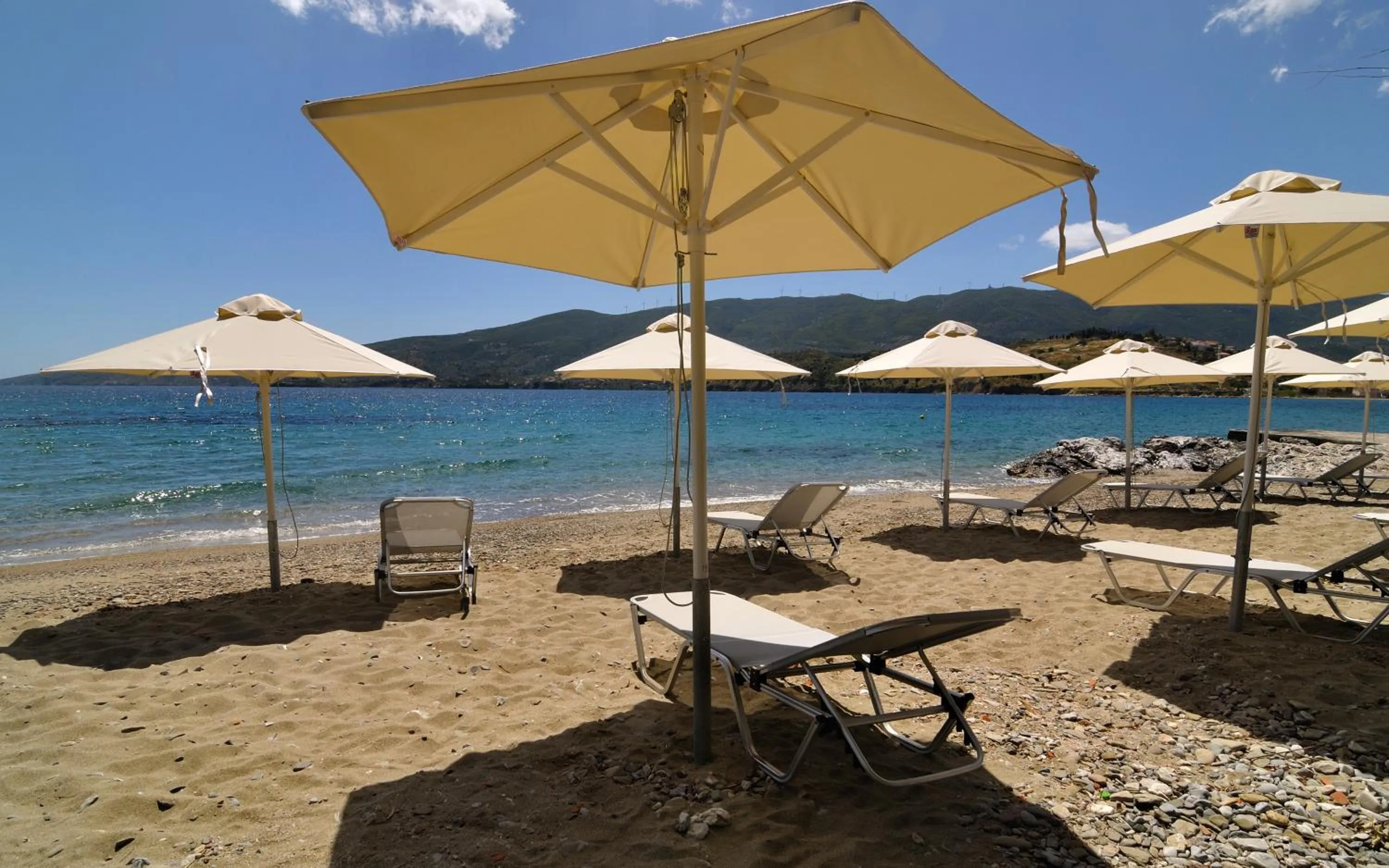 Beach in Golden View