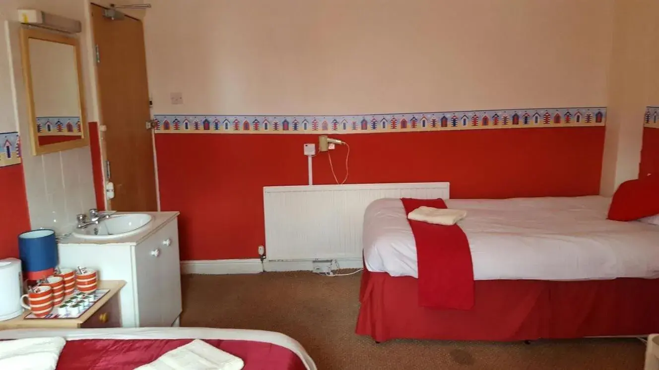 Family Room with Shared Bathroom in The Driftwood Hotel Family Room with Shared Bathroom in The Driftwood Hotel