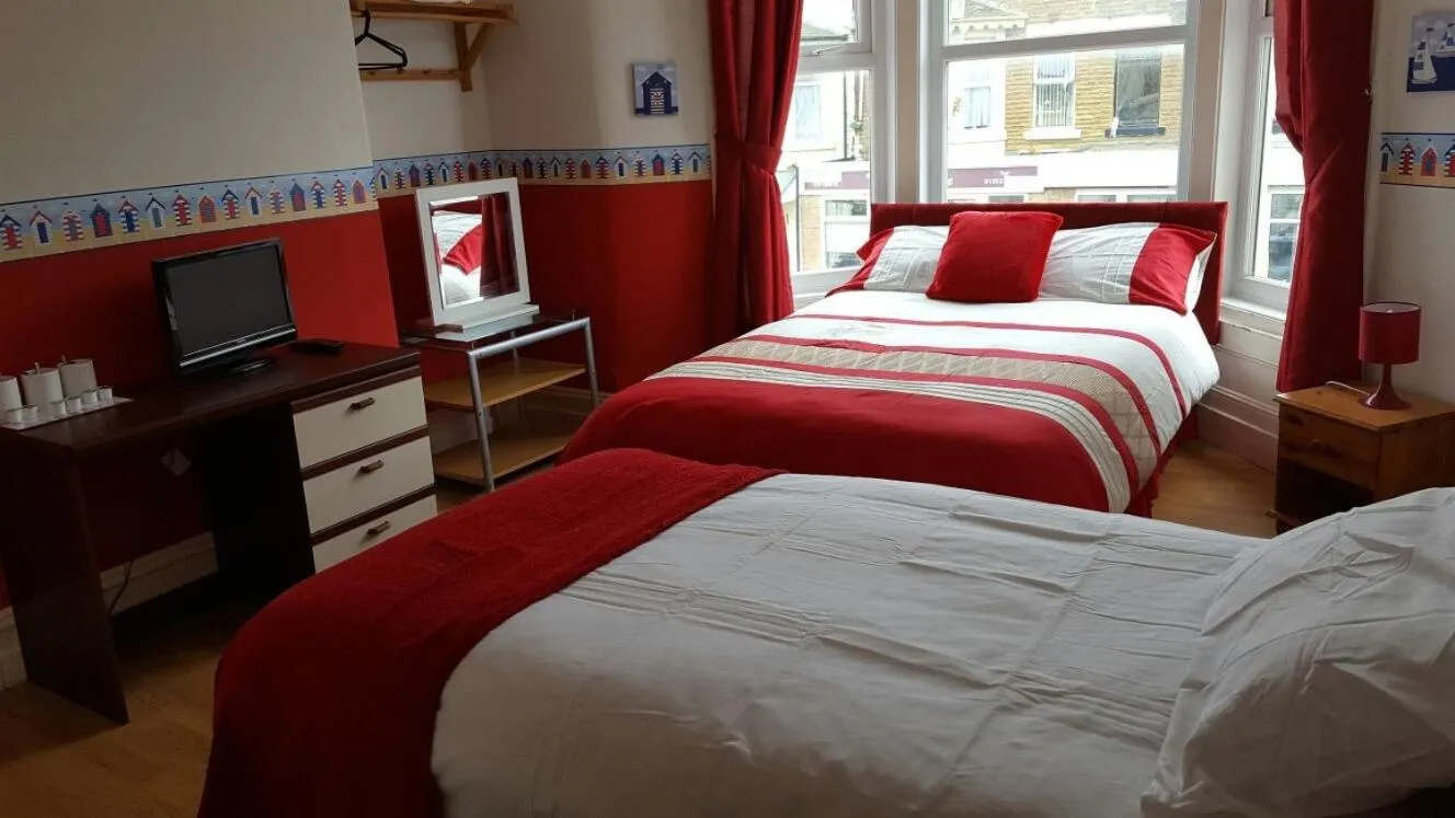 Property building, Bed in The Driftwood Hotel