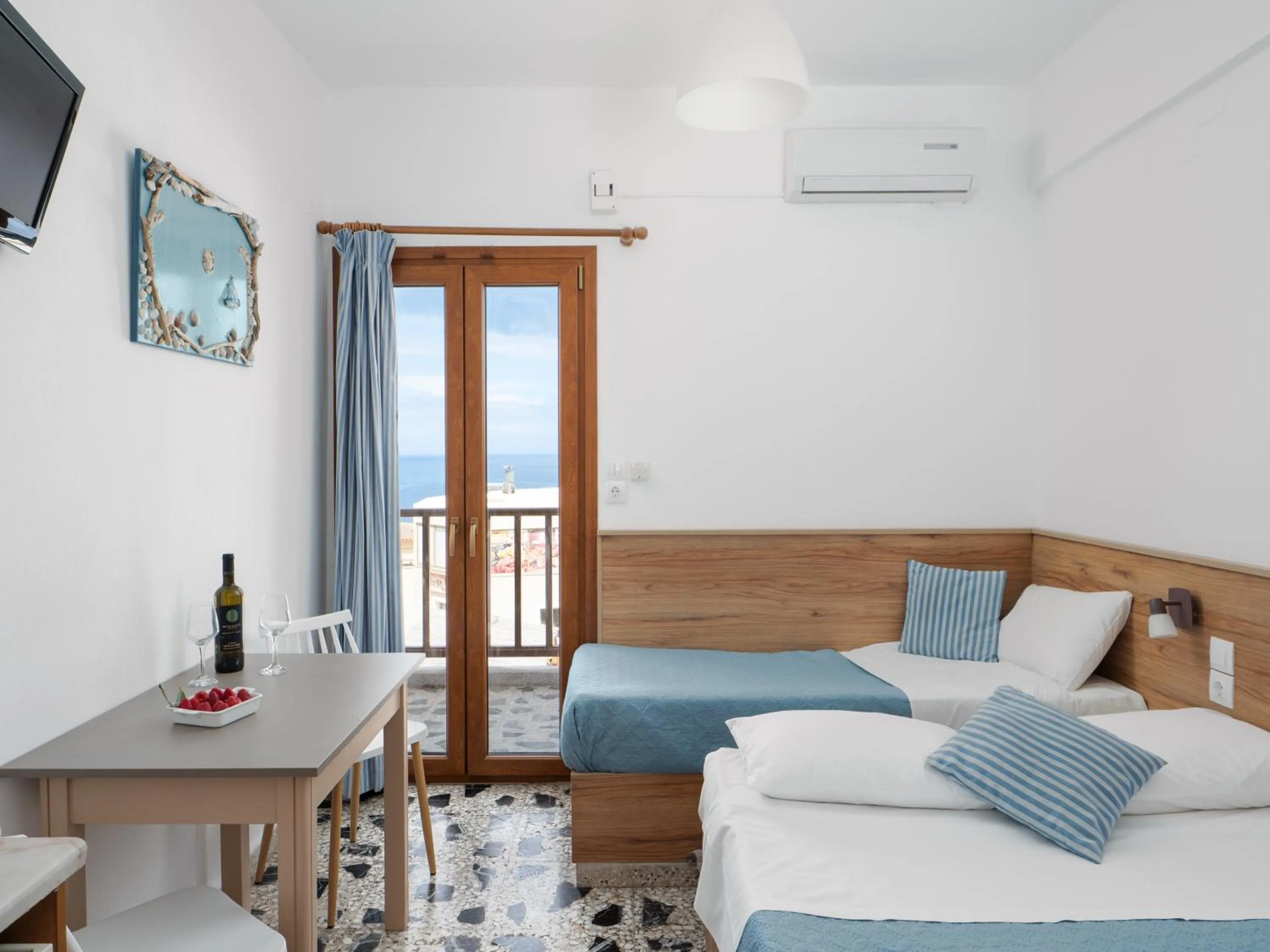 Bed in Spiros-Soula Family Hotel & Apartments