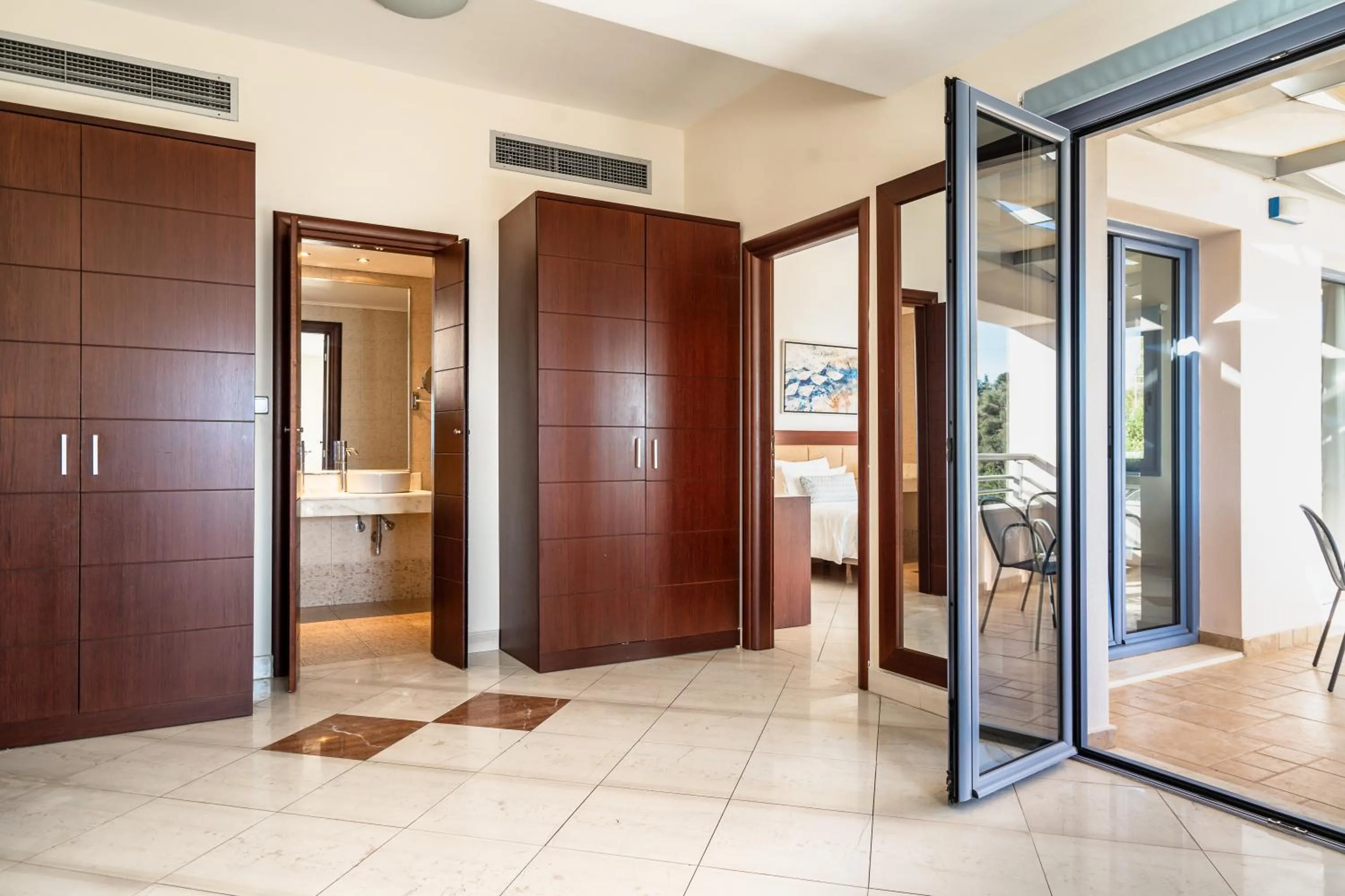 Porto Galini Seaside Resort & Spa