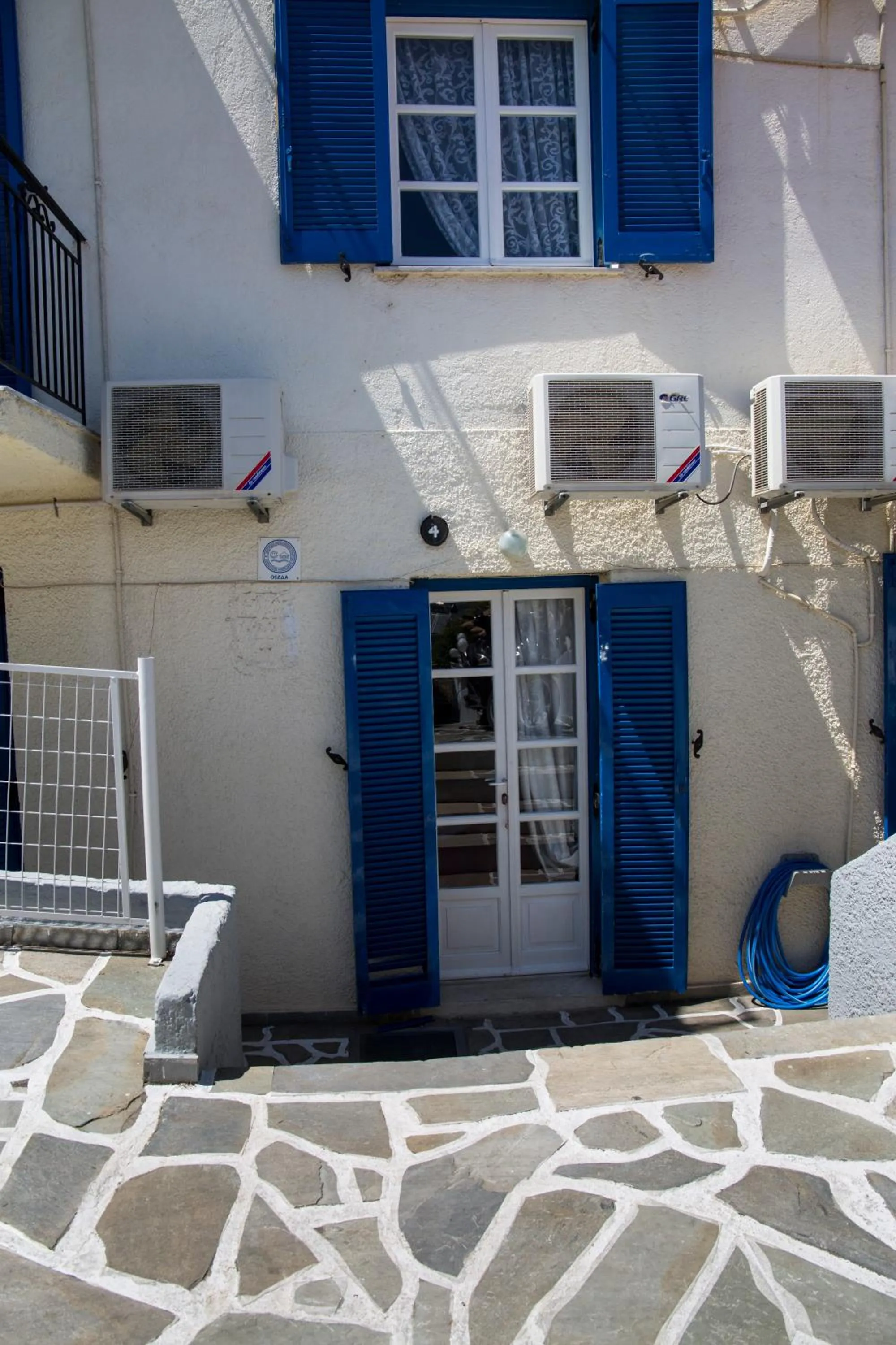 Area and facilities in Bay's