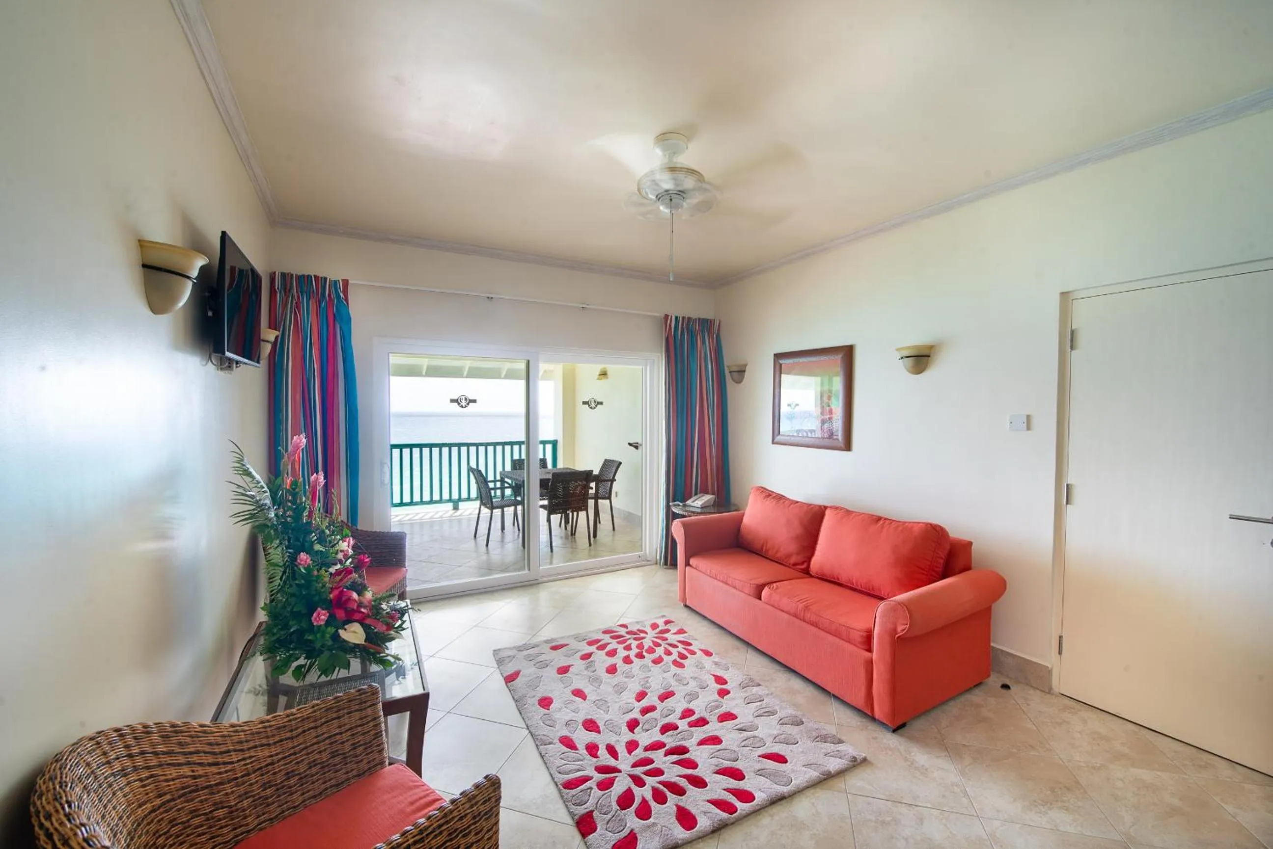 Living room in Rostrevor Hotel