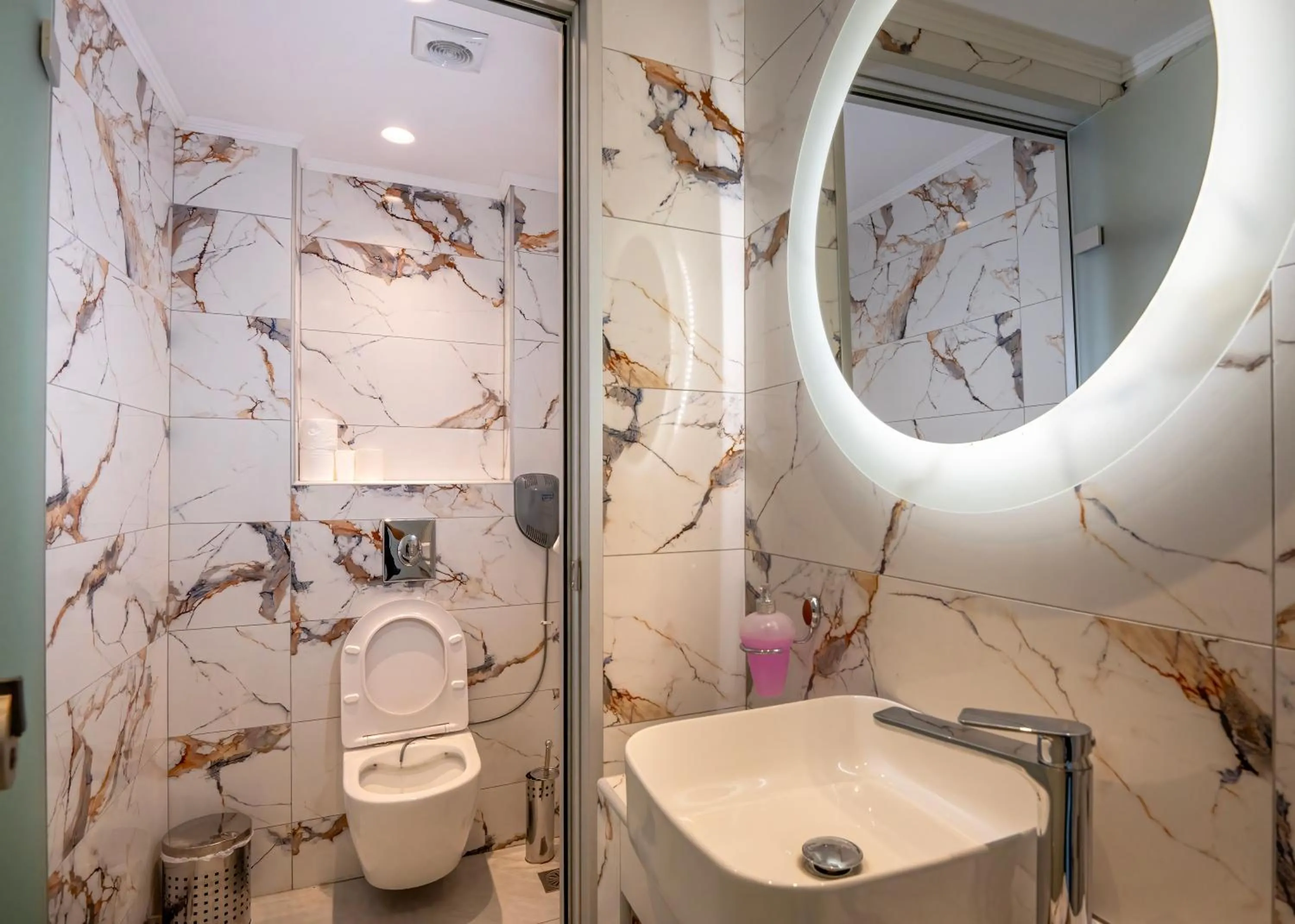 Shower in Creta Mare Hotel