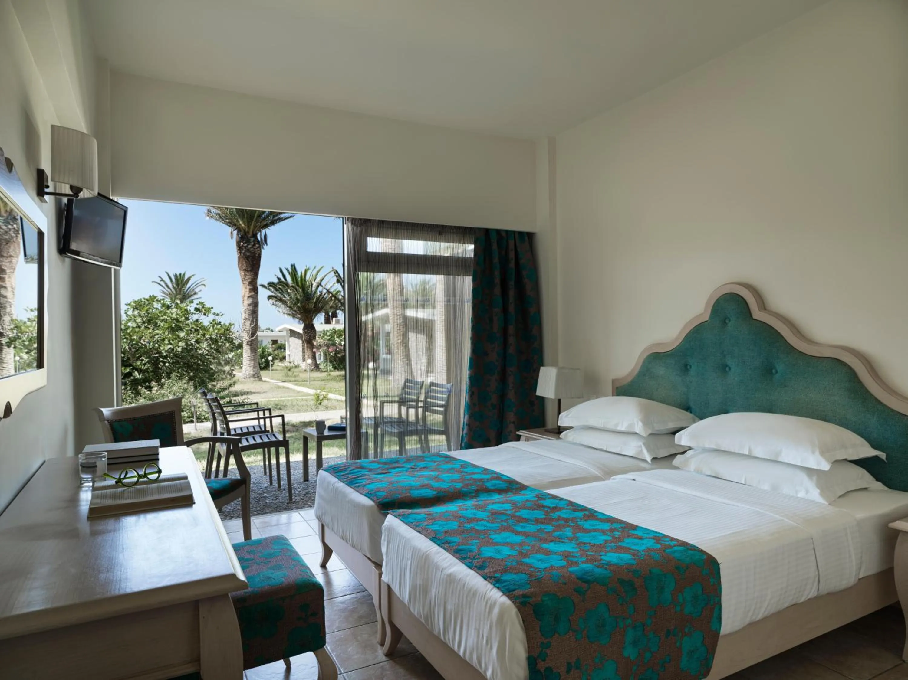 Photo of the whole room, Bed in Civitel Creta Beach