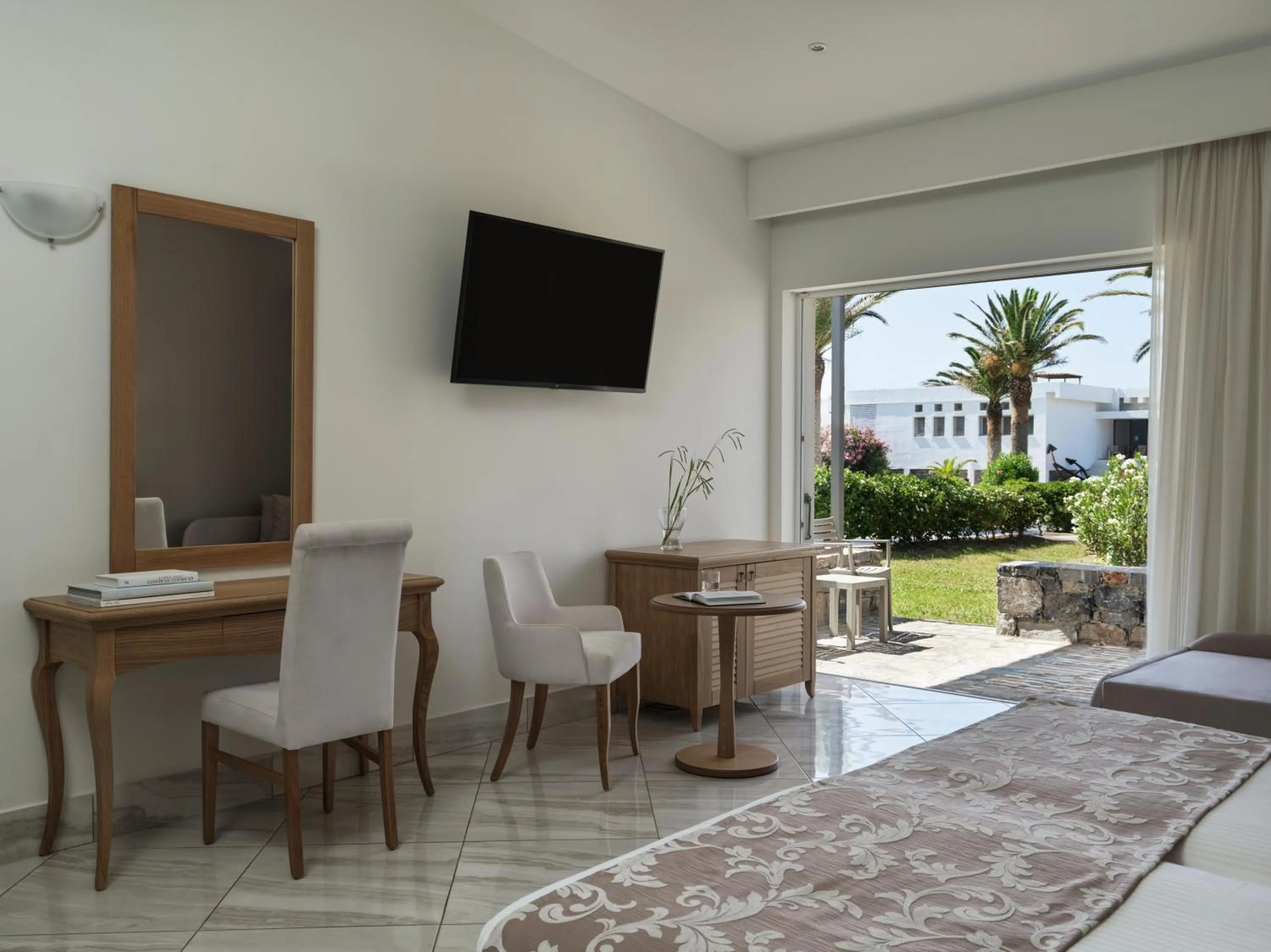 Photo of the whole room, Bed in Civitel Creta Beach