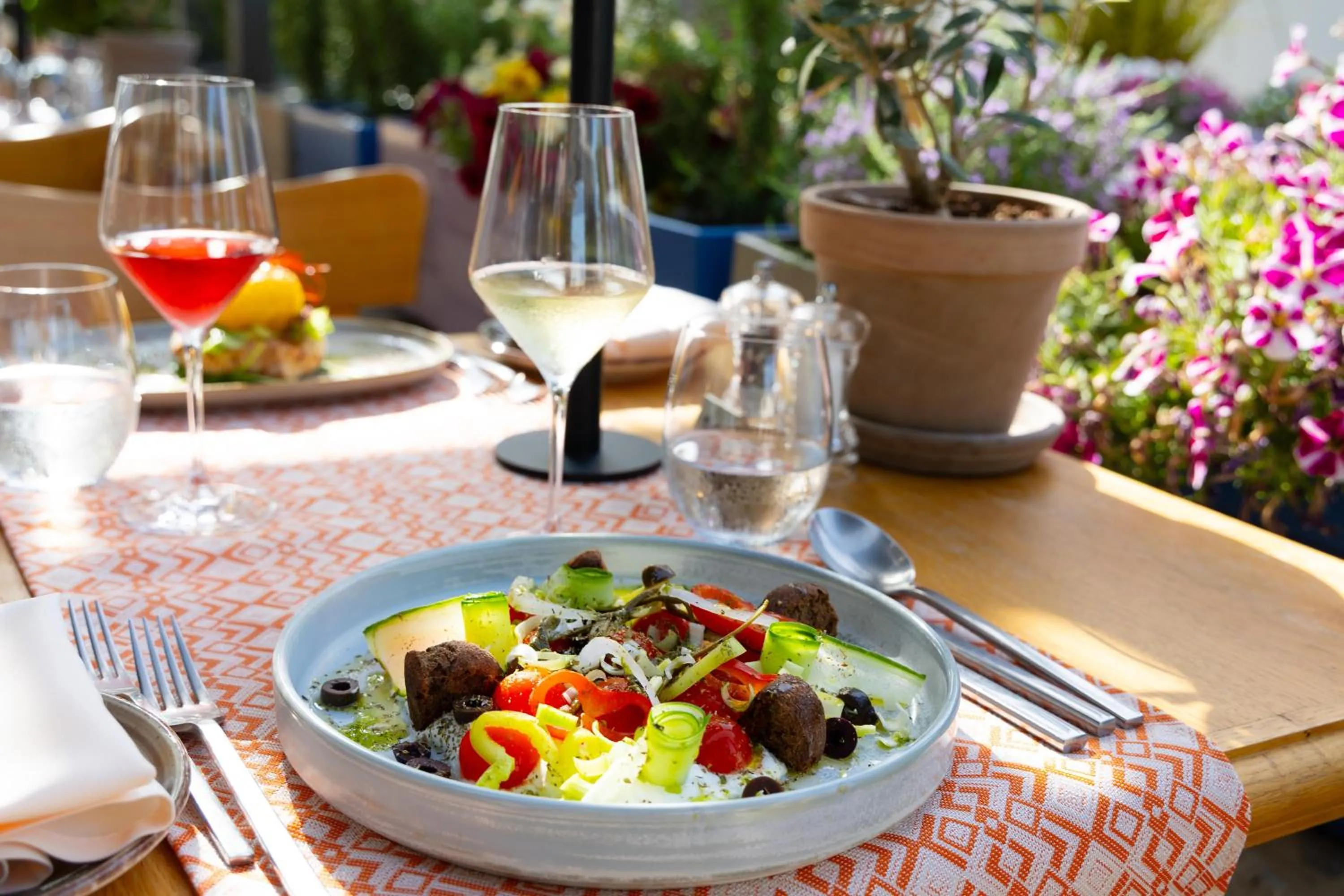 Restaurant/places to eat in Civitel Creta Beach