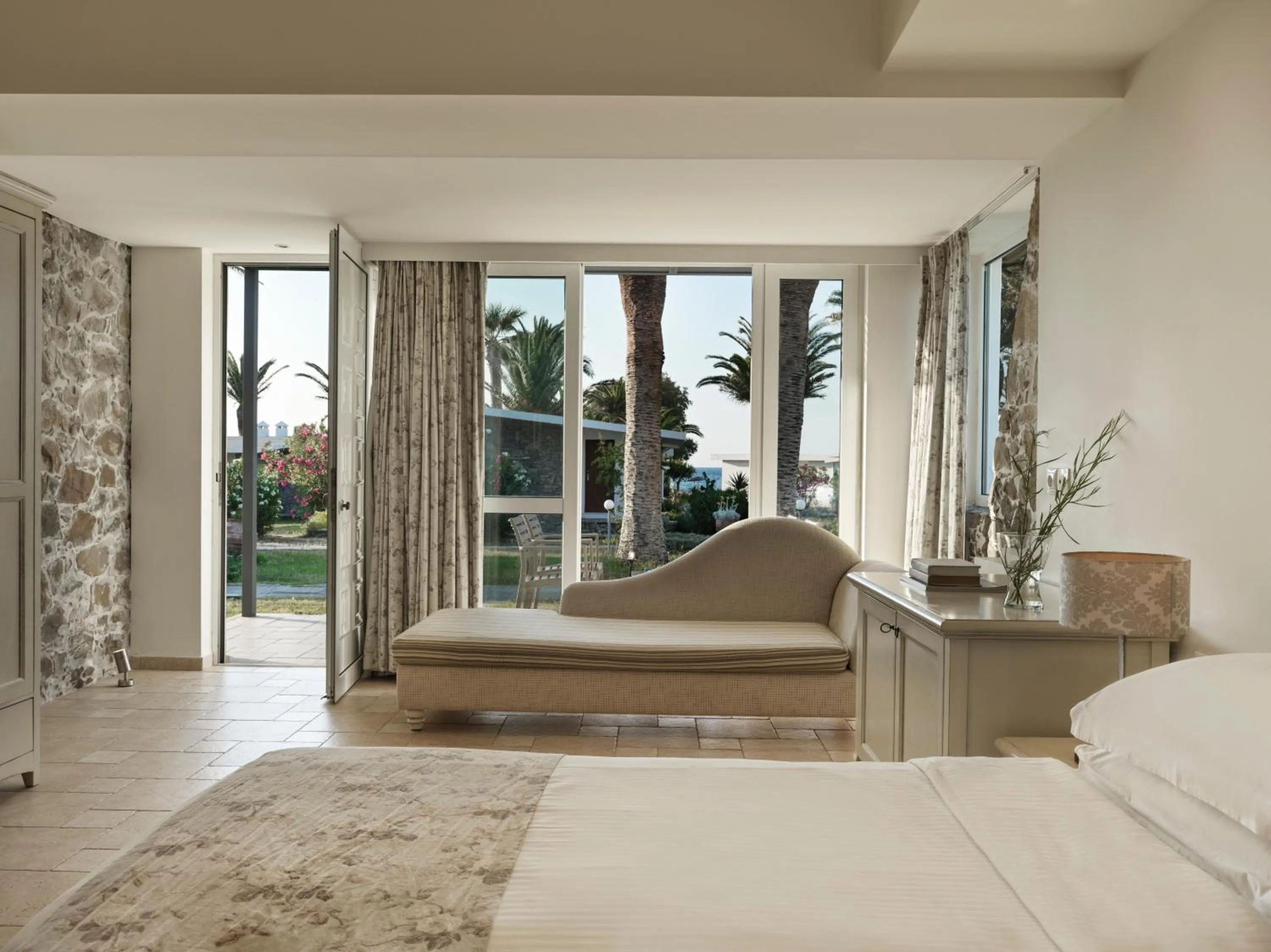 Photo of the whole room, Bed in Civitel Creta Beach