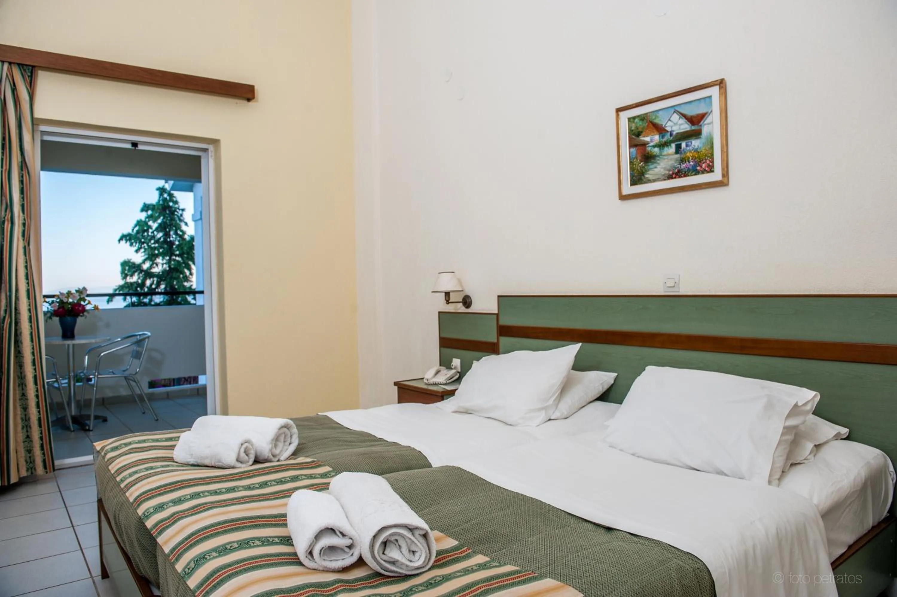 Bed in Porto Skala Village Hotel