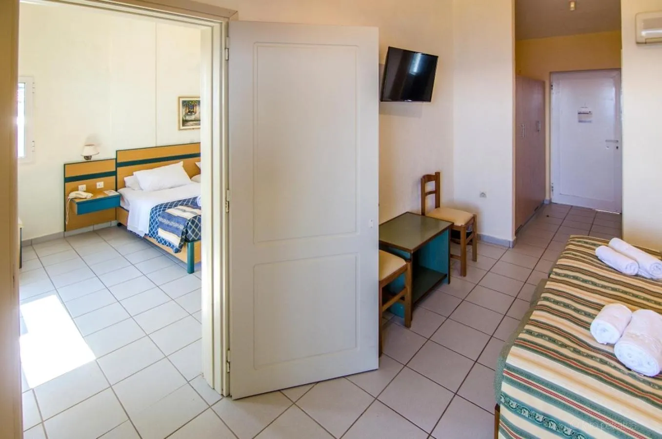 Bed in Porto Skala Village Hotel