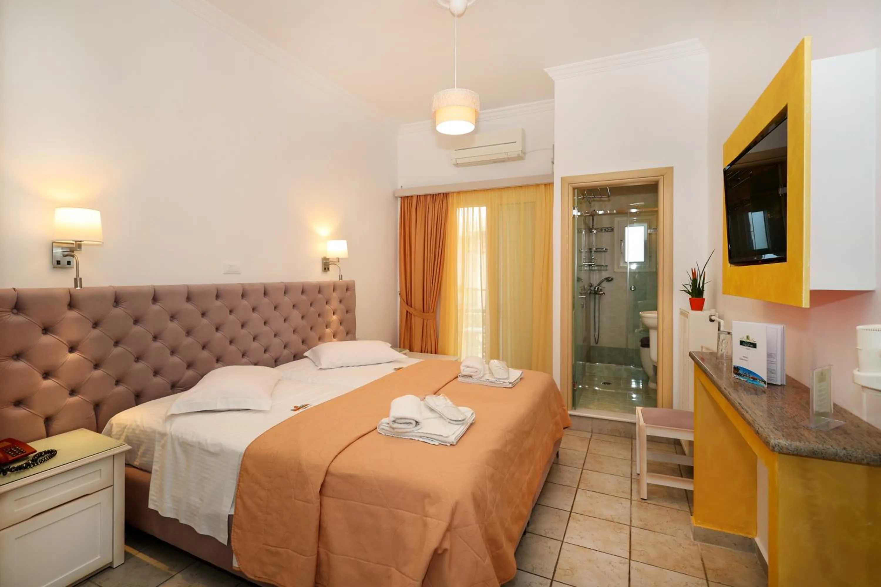 Photo of the whole room in Hotel Klonos - Kyriakos Klonos