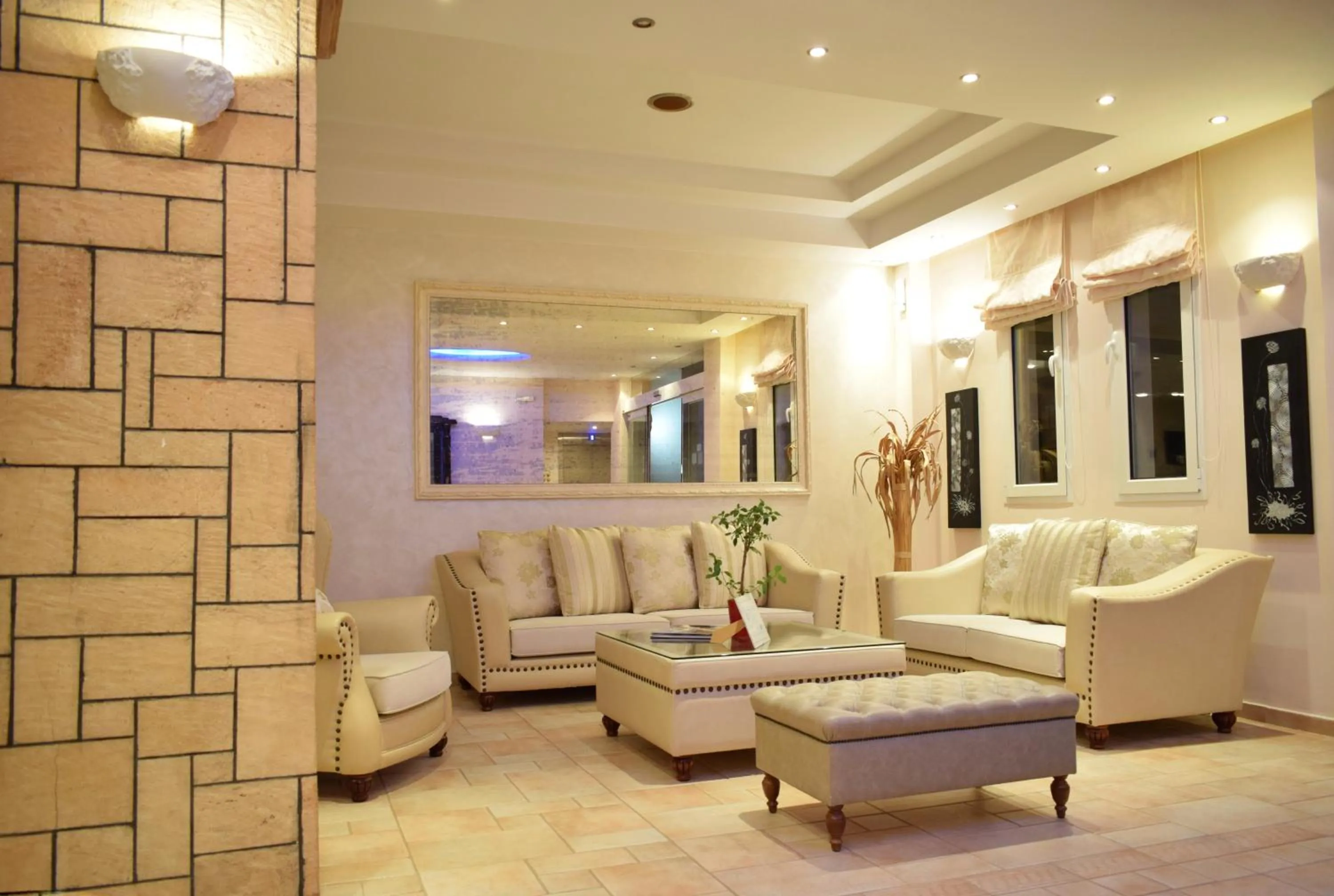 Lobby or reception in Hotel Klonos - Kyriakos Klonos