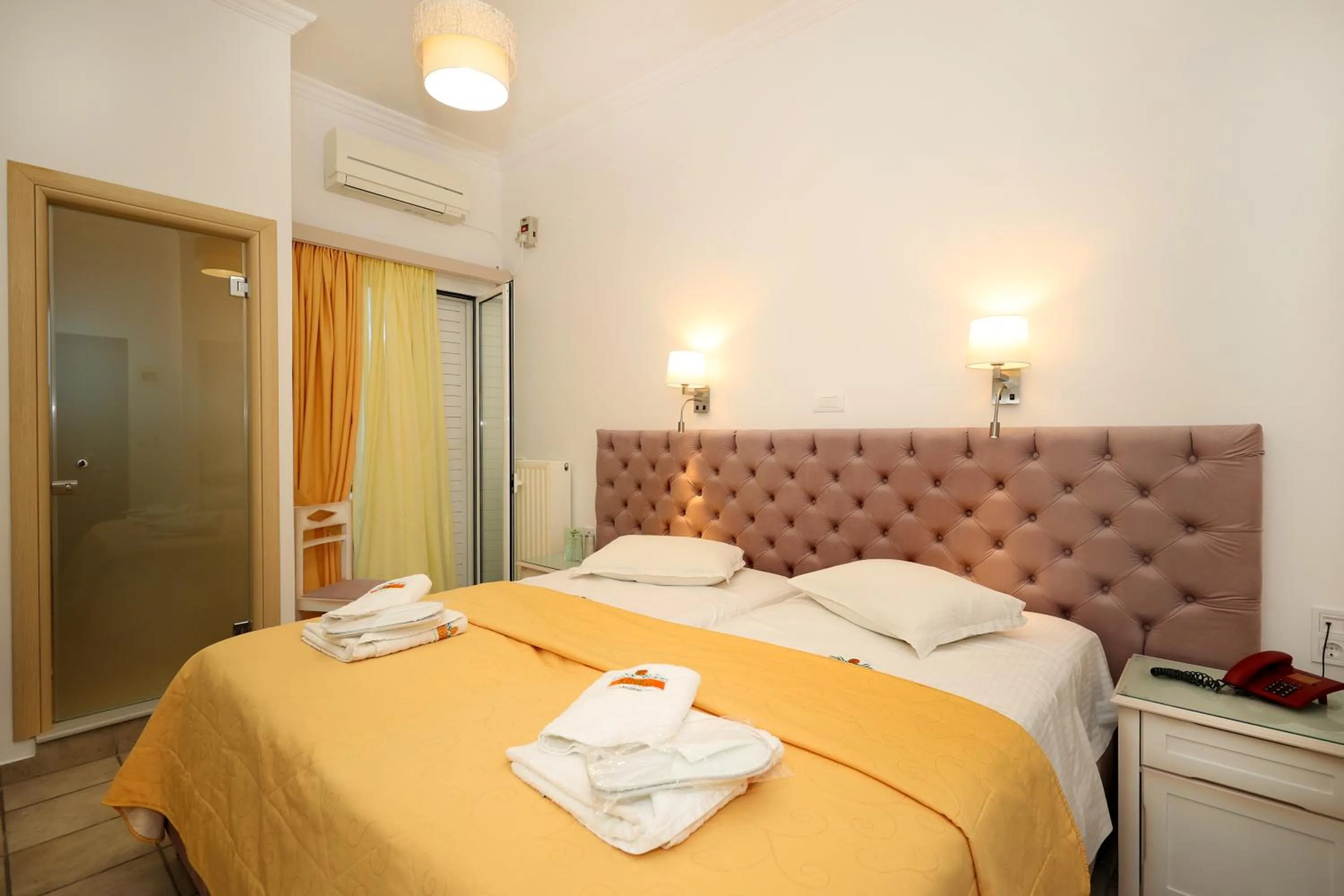 Photo of the whole room in Hotel Klonos - Kyriakos Klonos