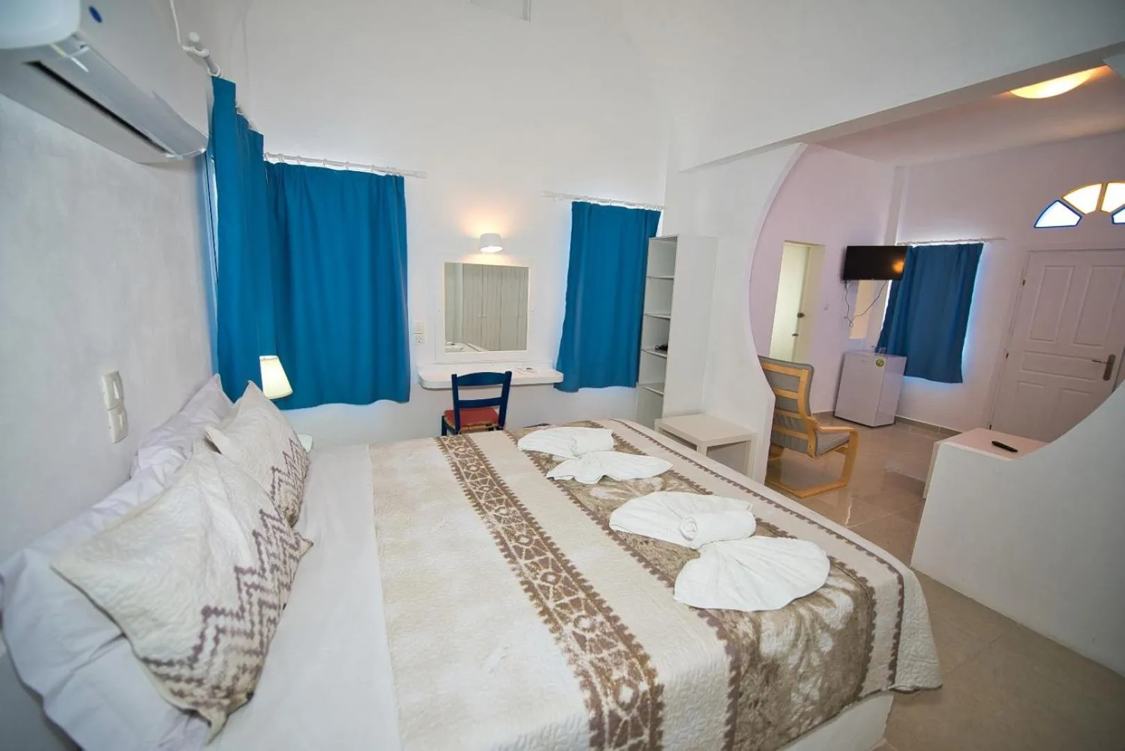 Photo of the whole room, Bed in Caldera View Resort - Adults Only