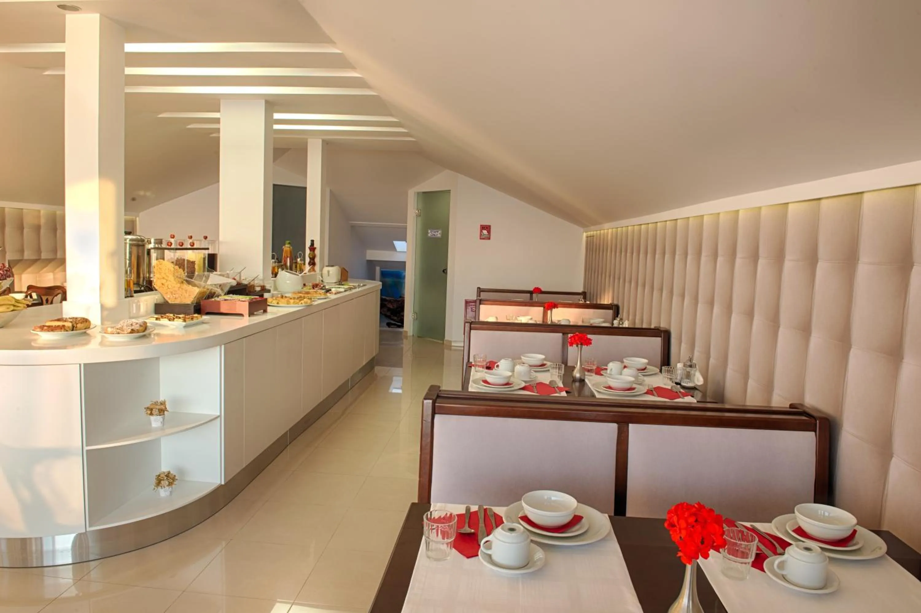 Restaurant/places to eat in Kymata