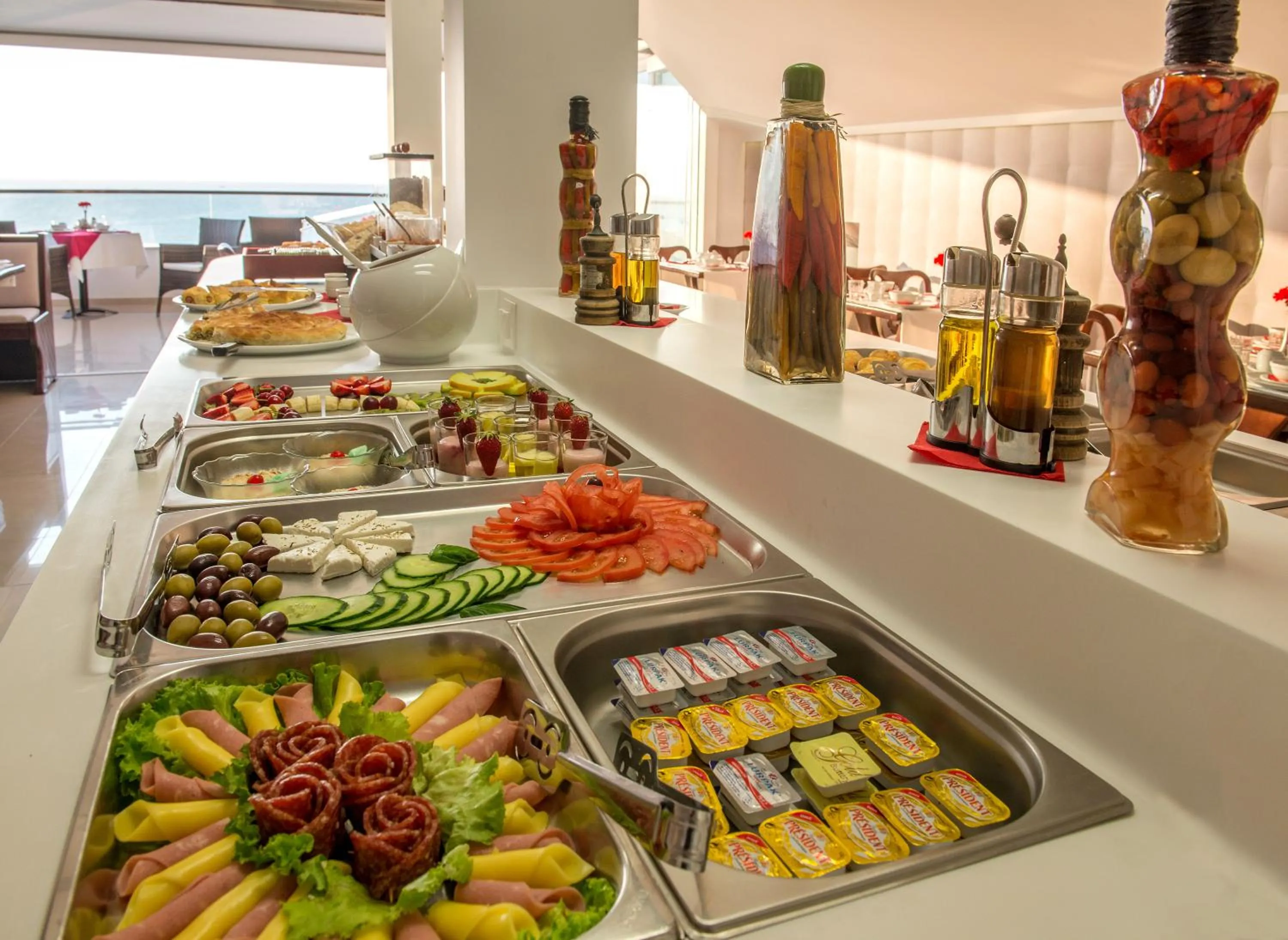 Restaurant/places to eat in Kymata