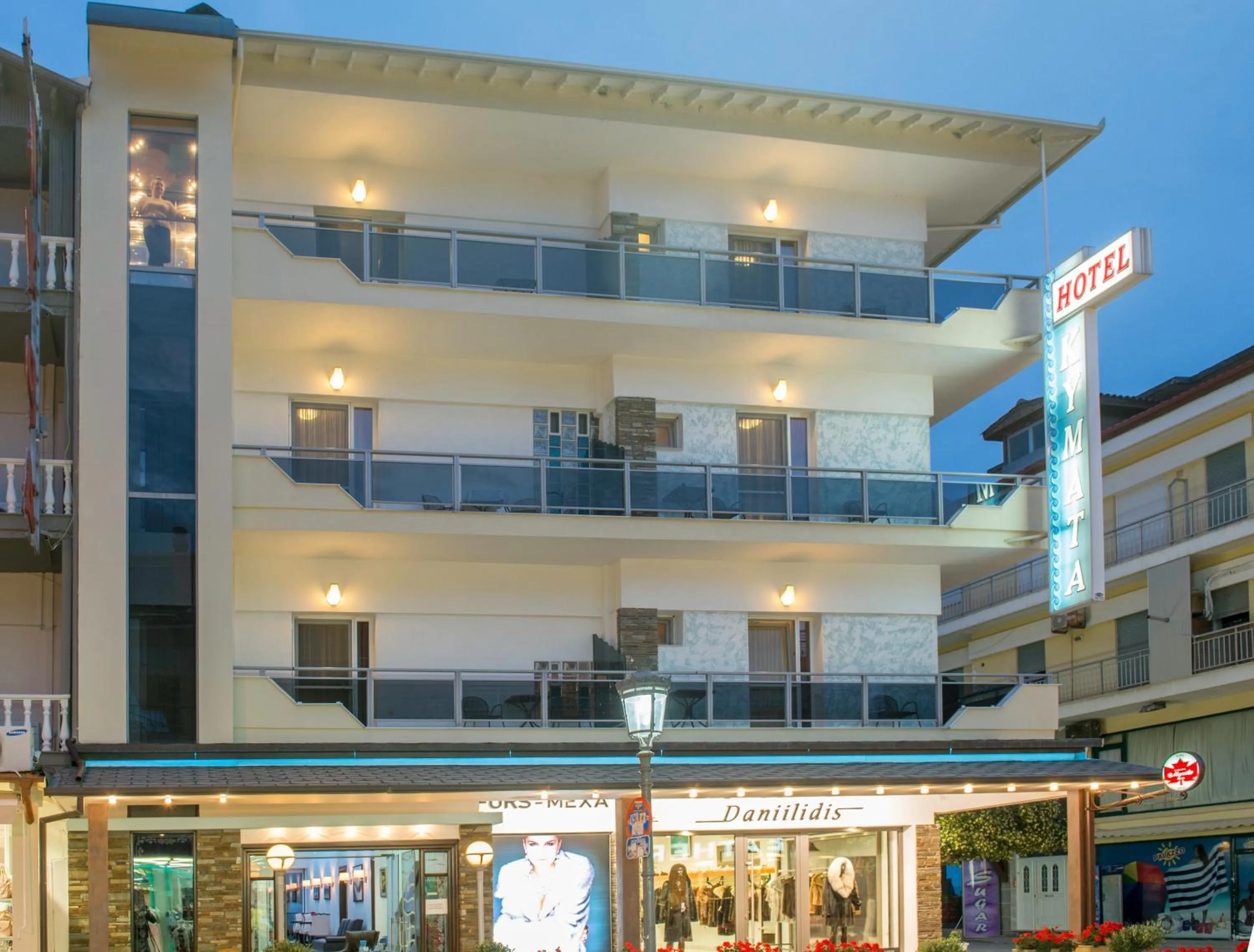 Facade/entrance in Kymata