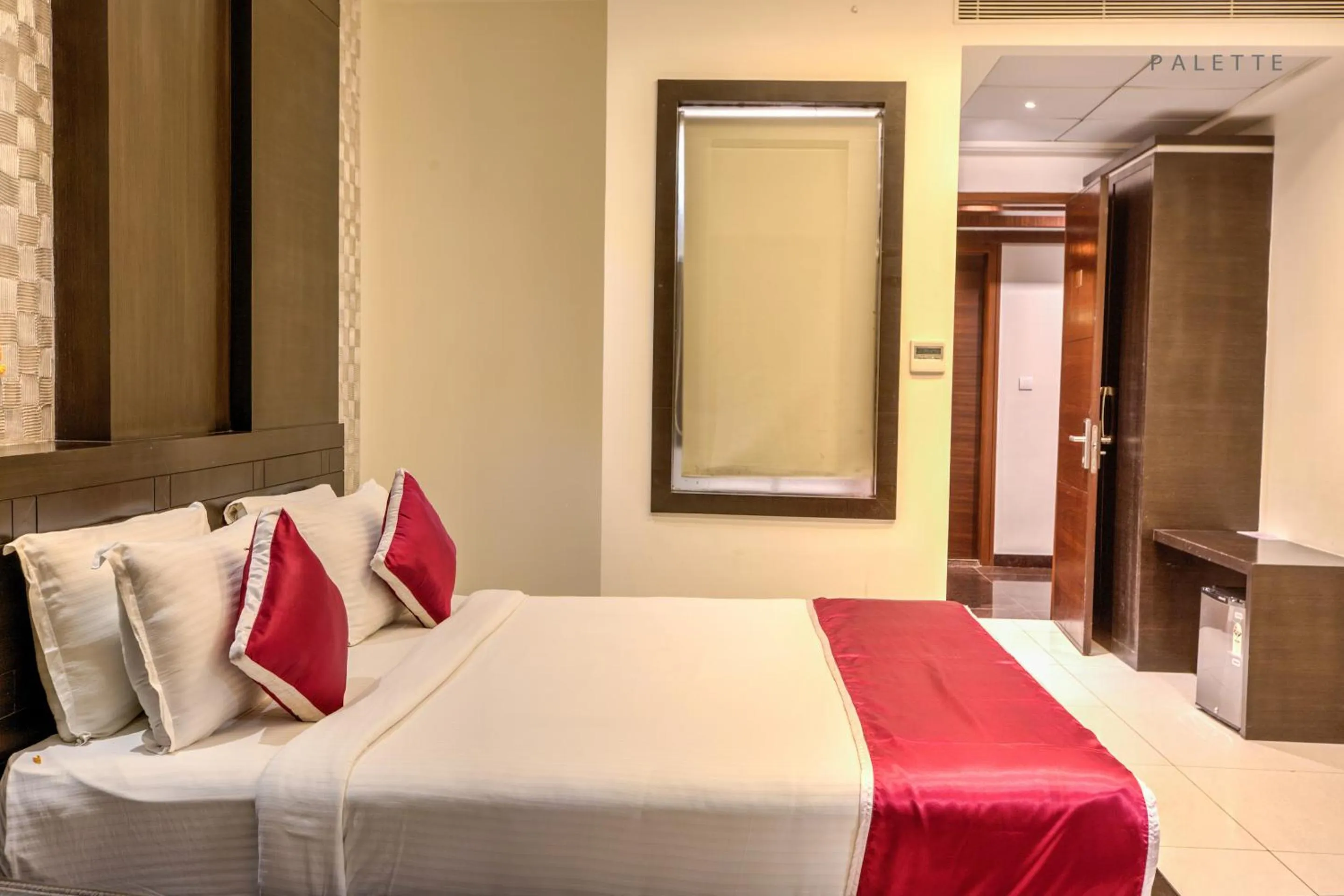 Bed in Hotel Pioneer Grand Palace