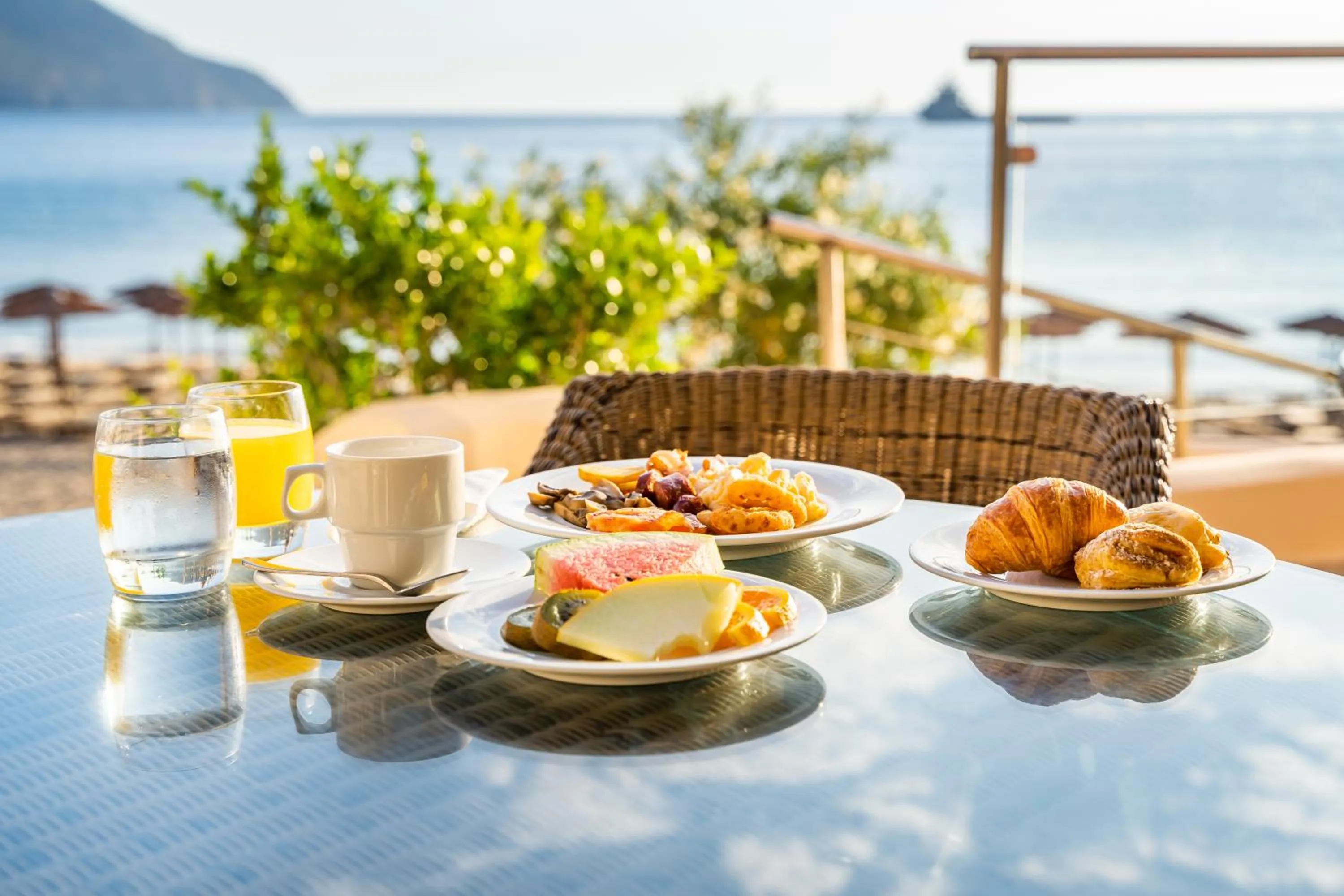 Breakfast in Konstantinos Palace