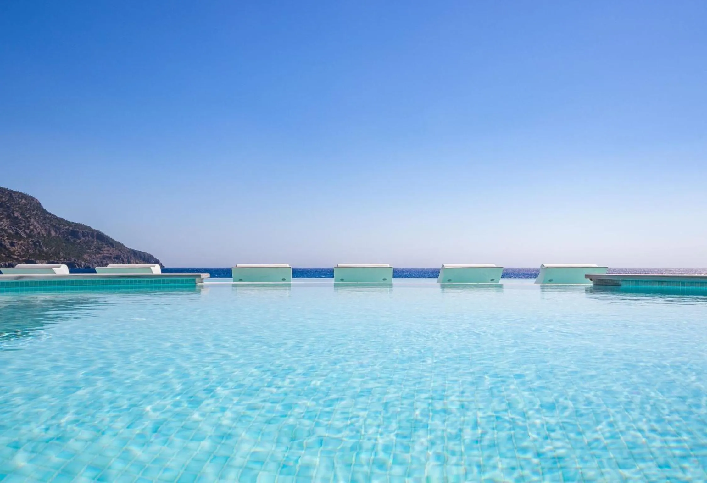 Swimming pool in Konstantinos Palace